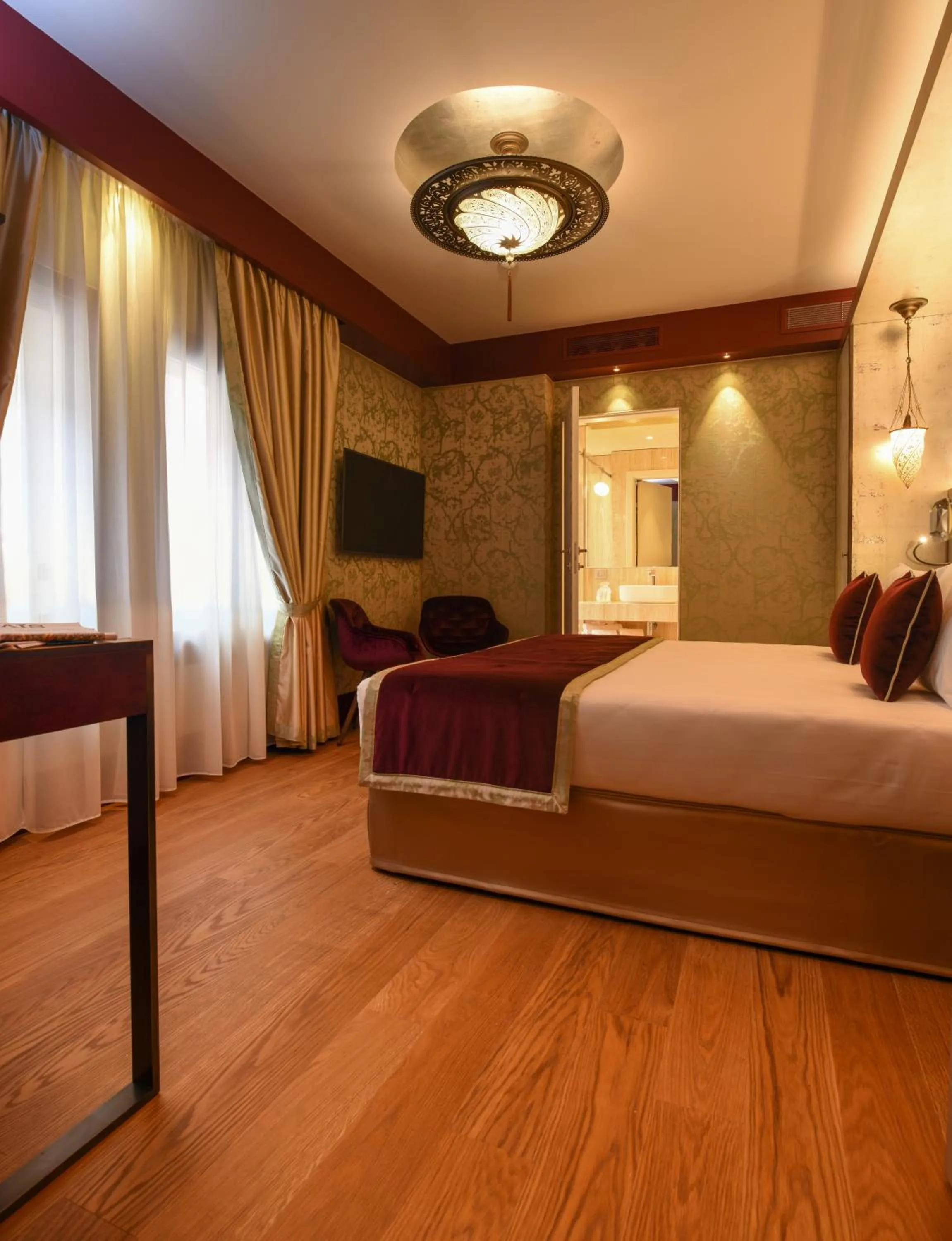 Photo of the whole room, Bed in Santa Croce Boutique Hotel