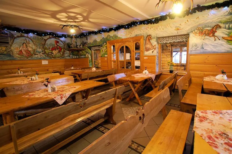 Restaurant/places to eat in "Harnaś" Ząb-Bustryk