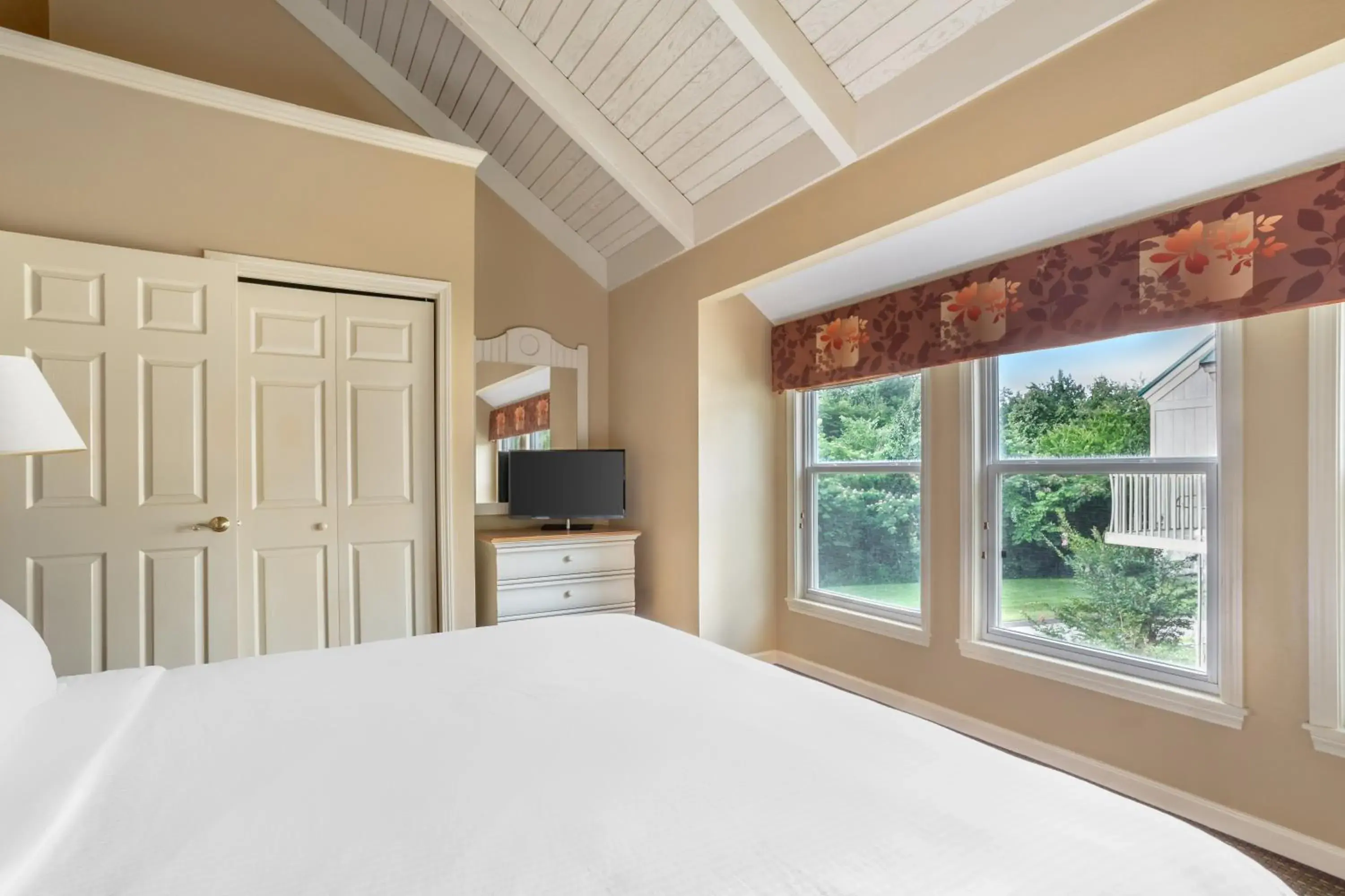 Bed in Sunrise Ridge Resort Bed in Sunrise Ridge Resort