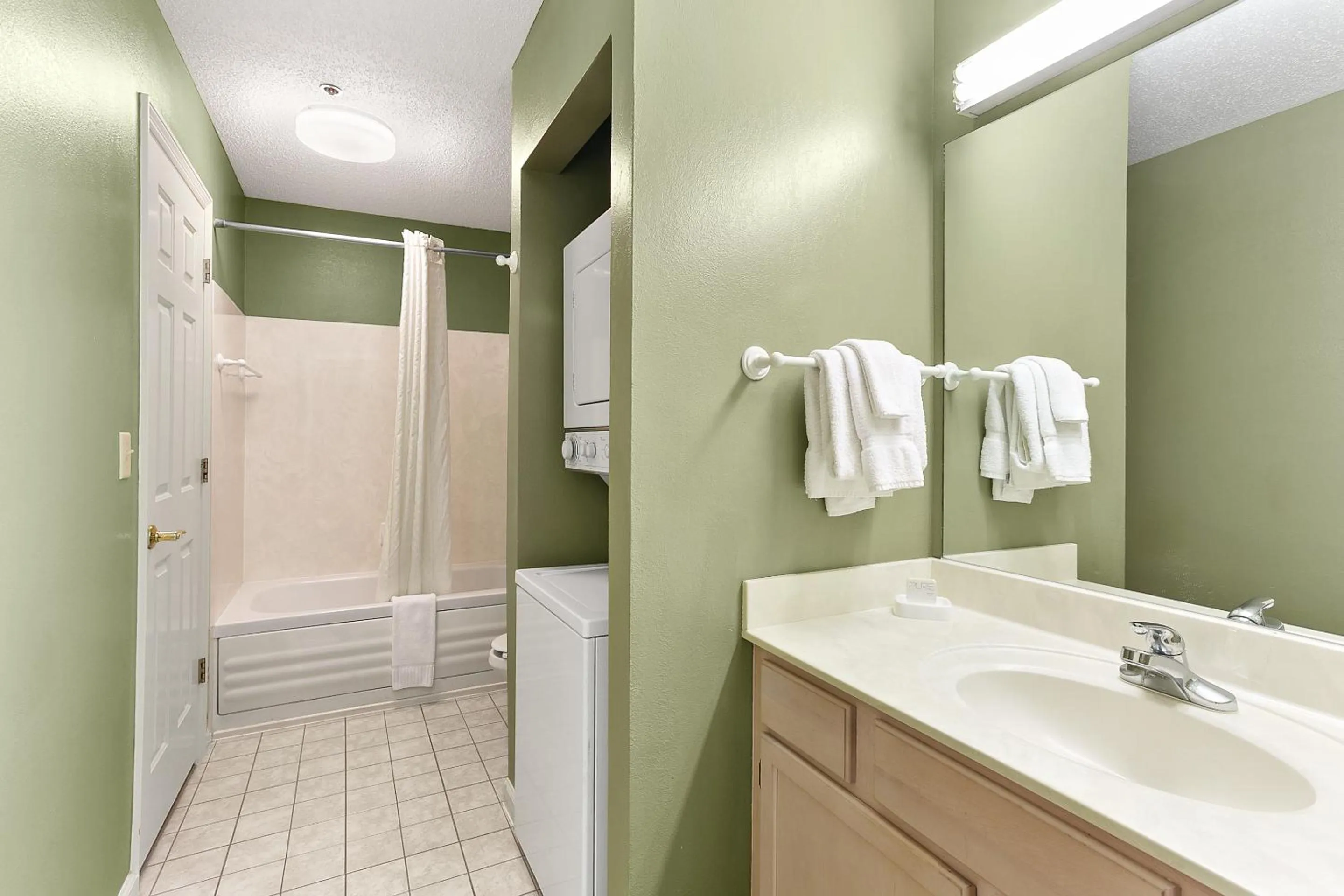 Shower in Sunrise Ridge Resort