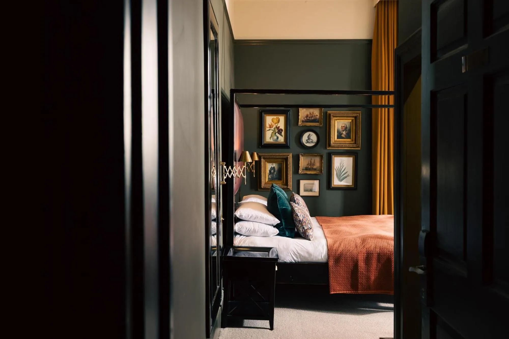 Bed in The Churchill Hotel