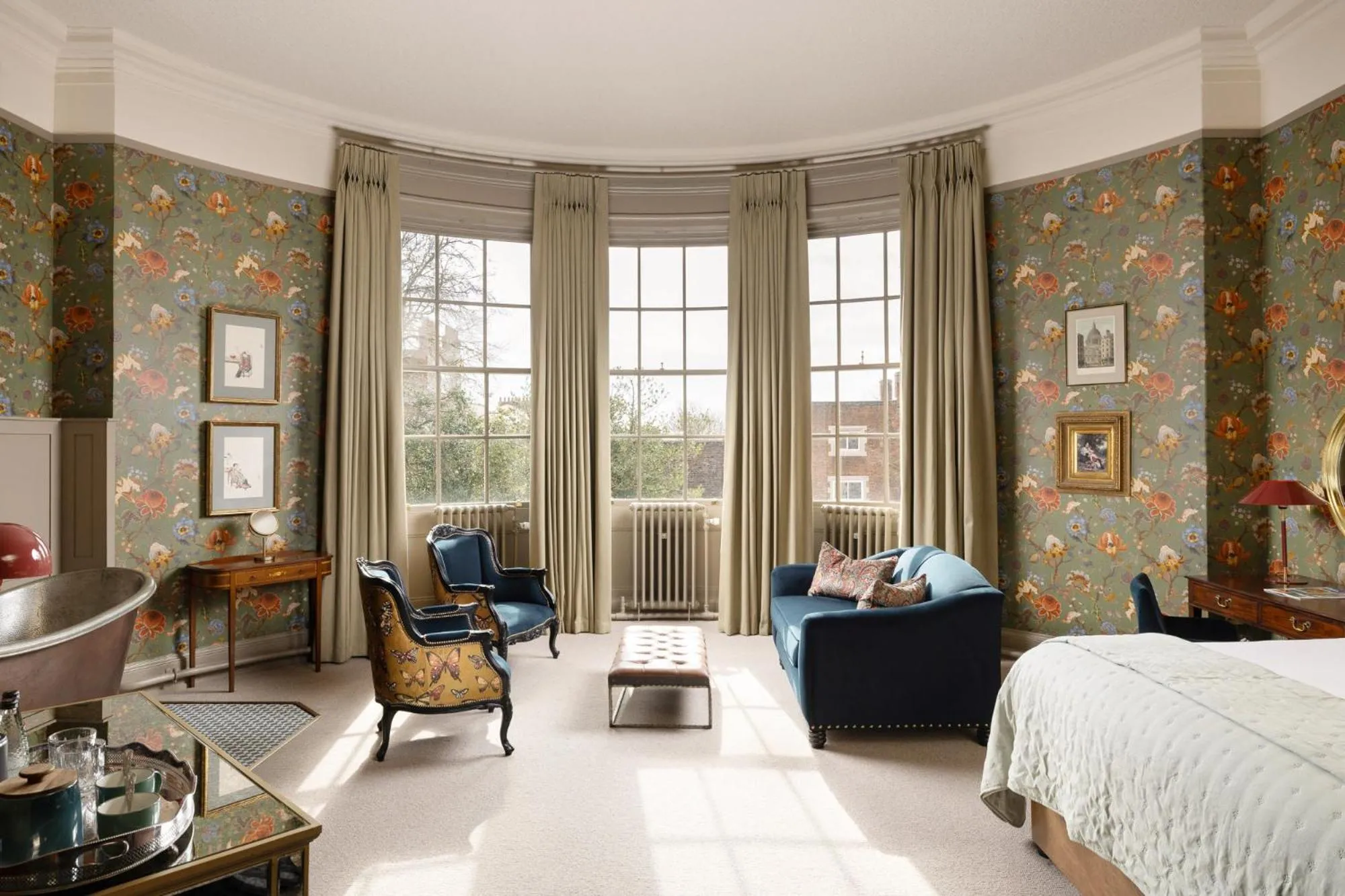 Bedroom, Bed in The Churchill Hotel