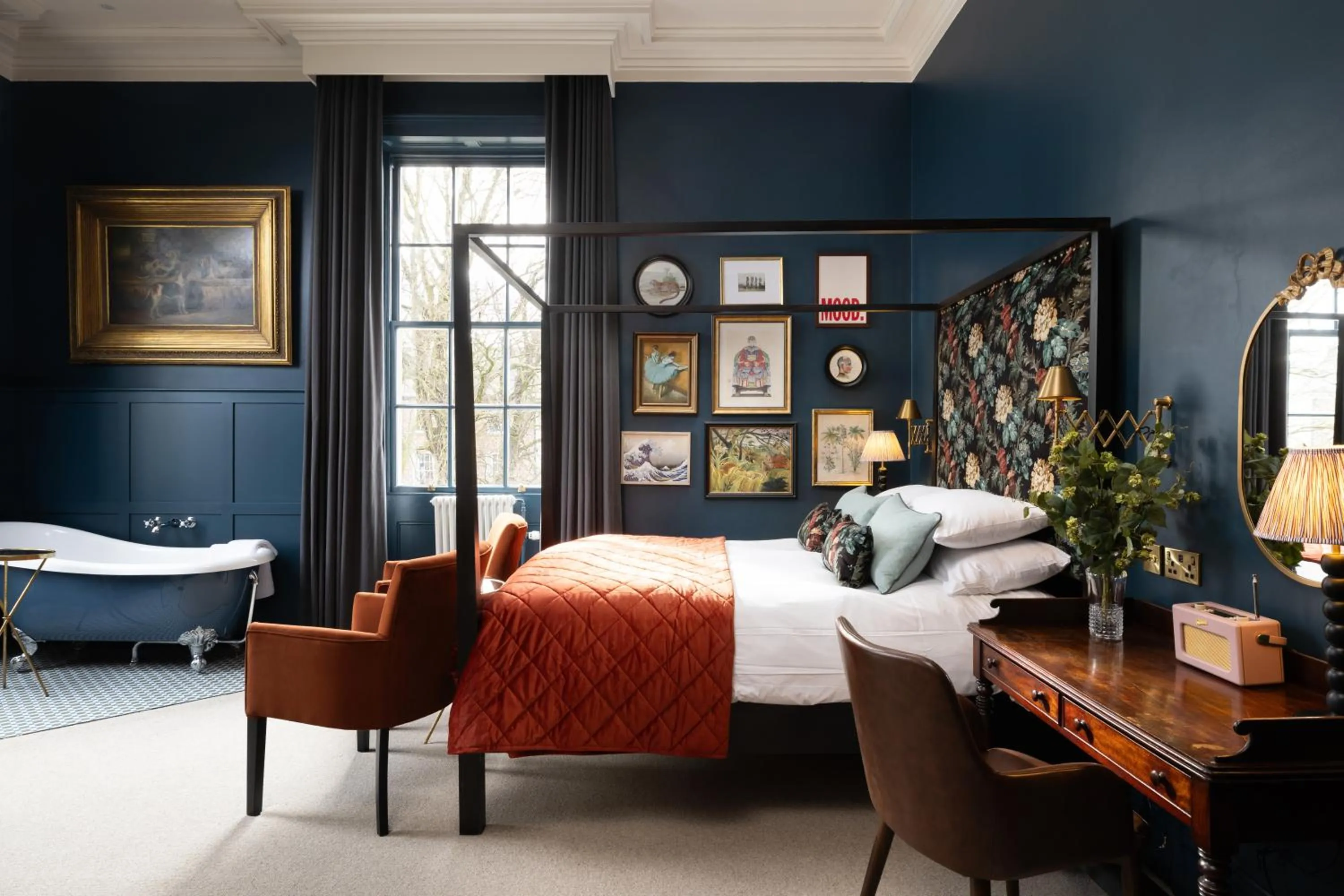 Bed in The Churchill Hotel