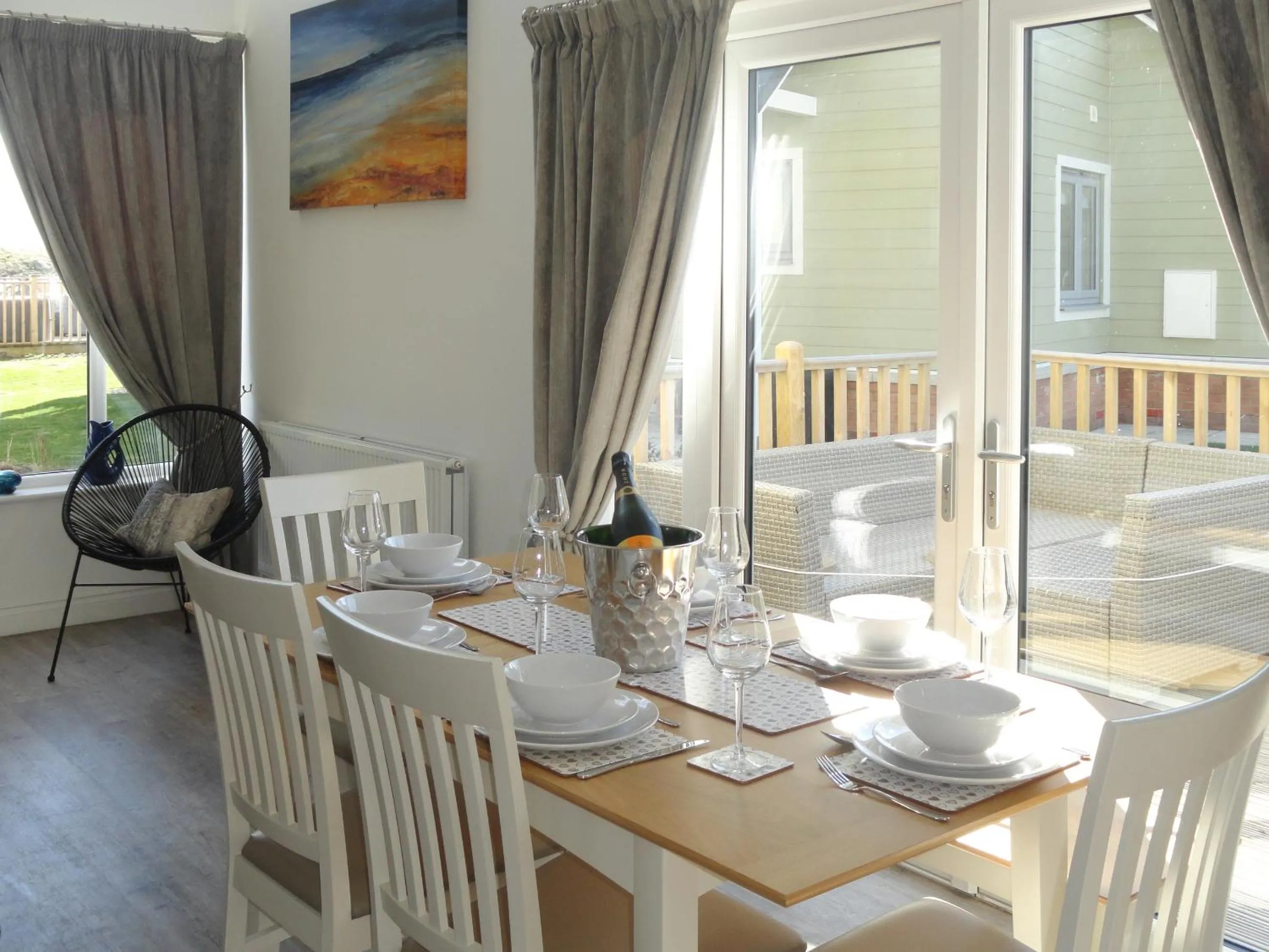 Dining area in Dune View
