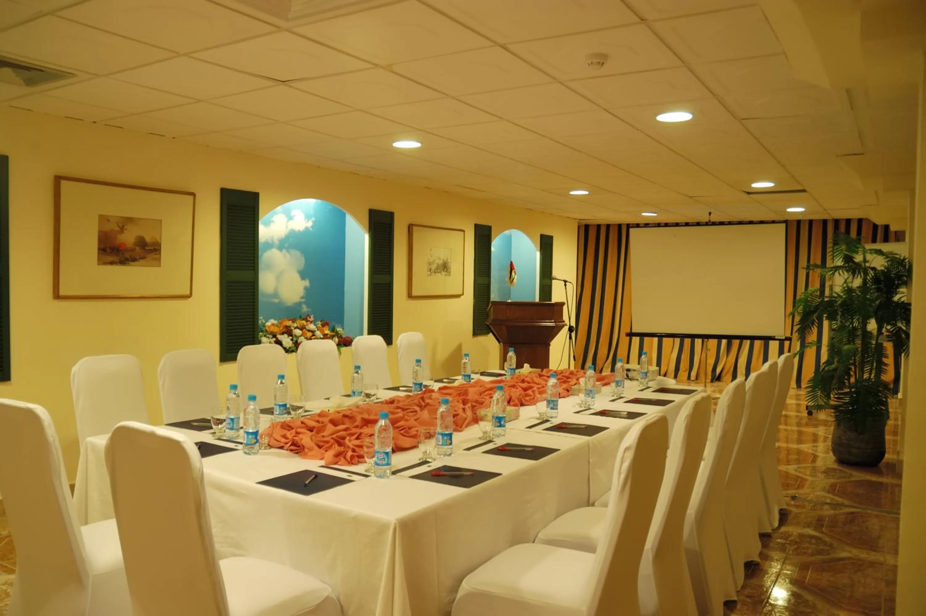 Business facilities in Mina Hotel