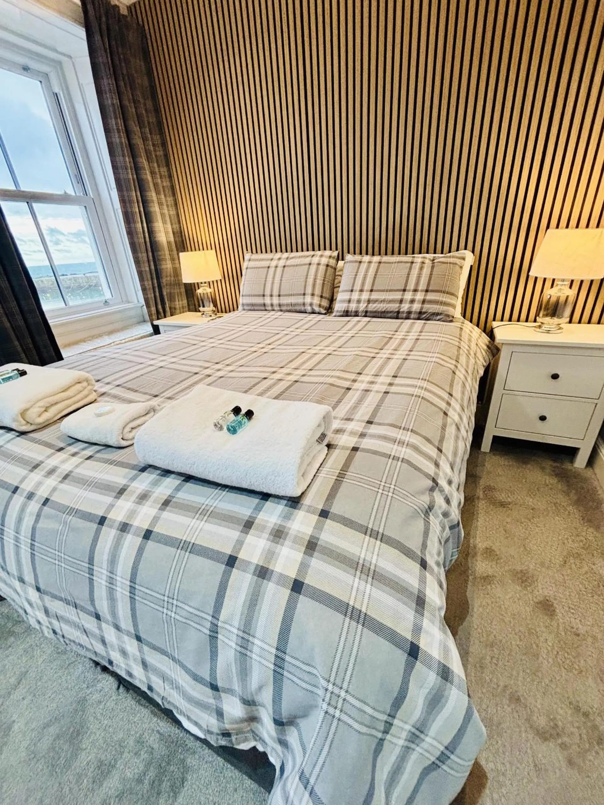 Sea view, Bed in The Waterfront