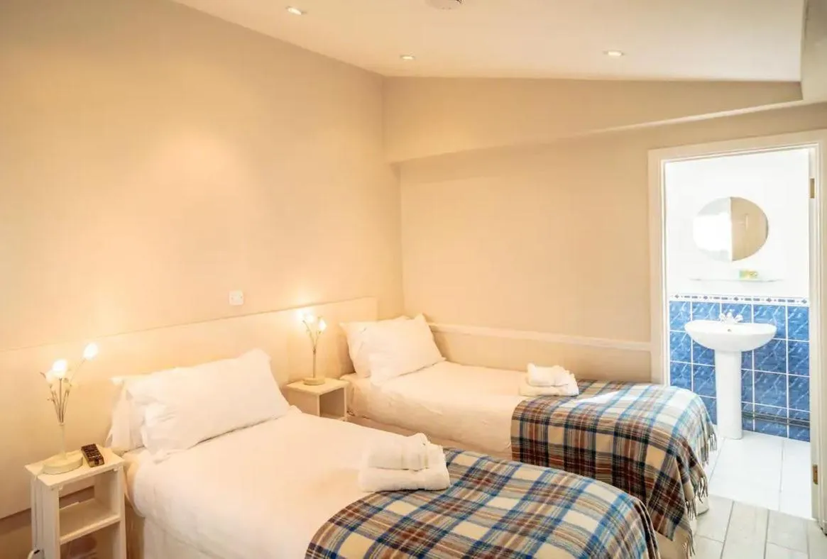 Bed in The Waterfront