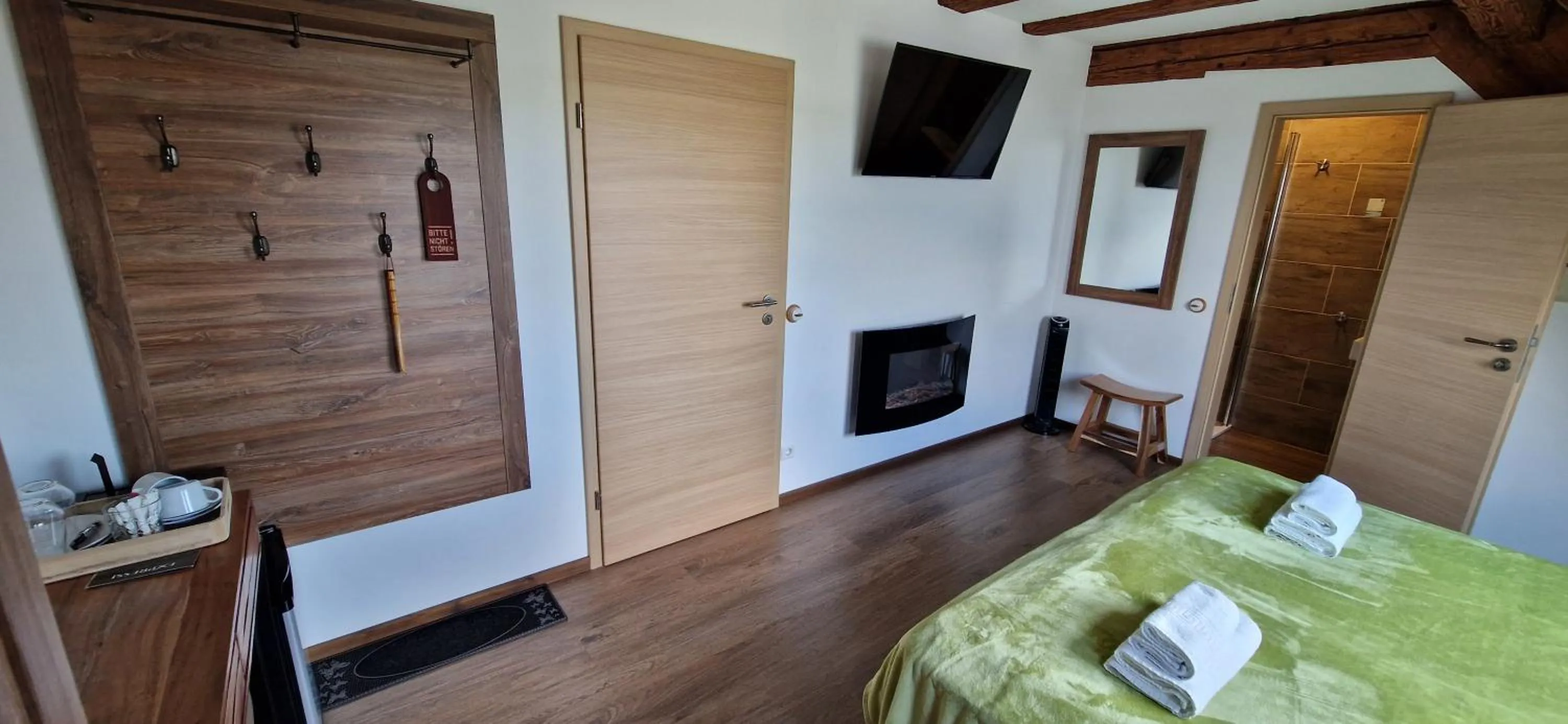 Bed in Waldvogel Ferienzimmer klimatisiert