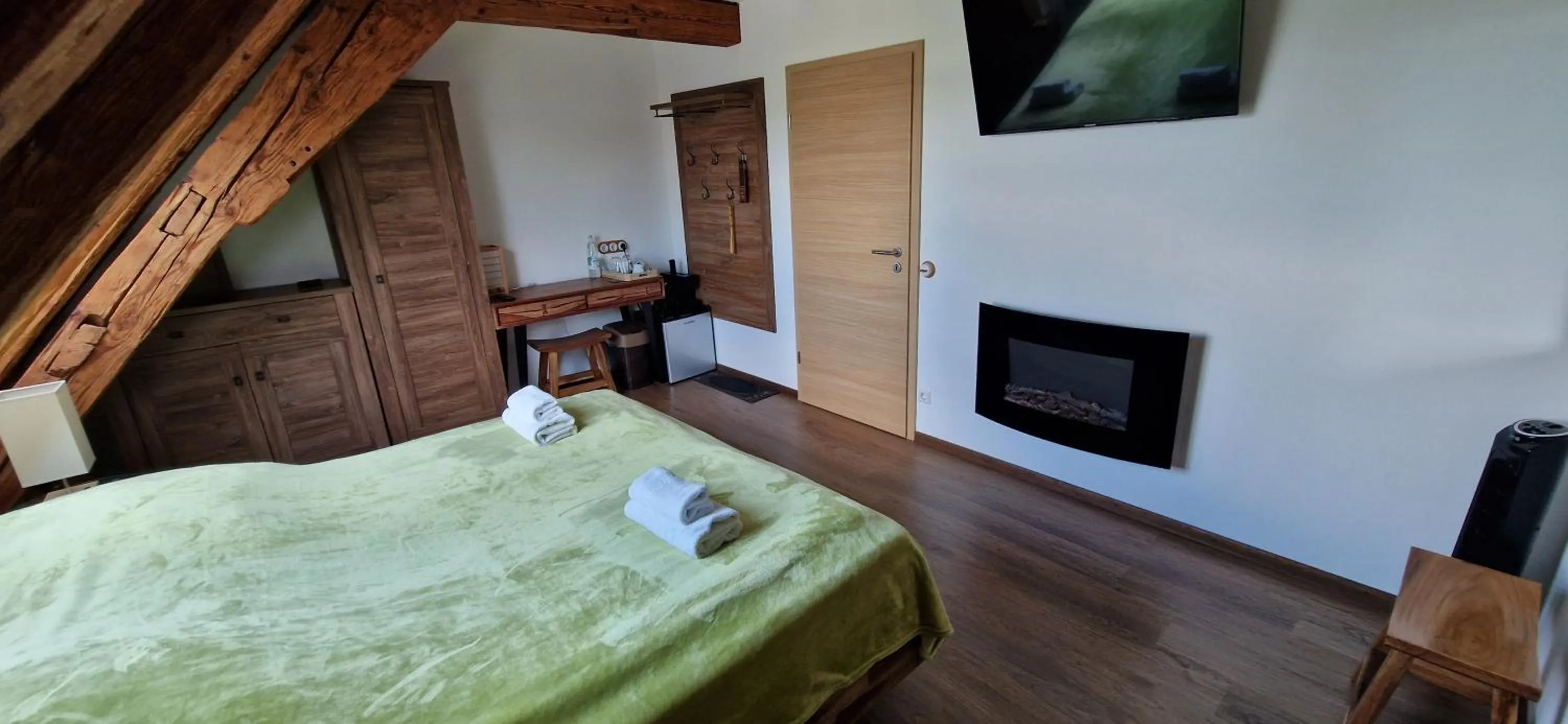 Bed in Waldvogel Ferienzimmer klimatisiert