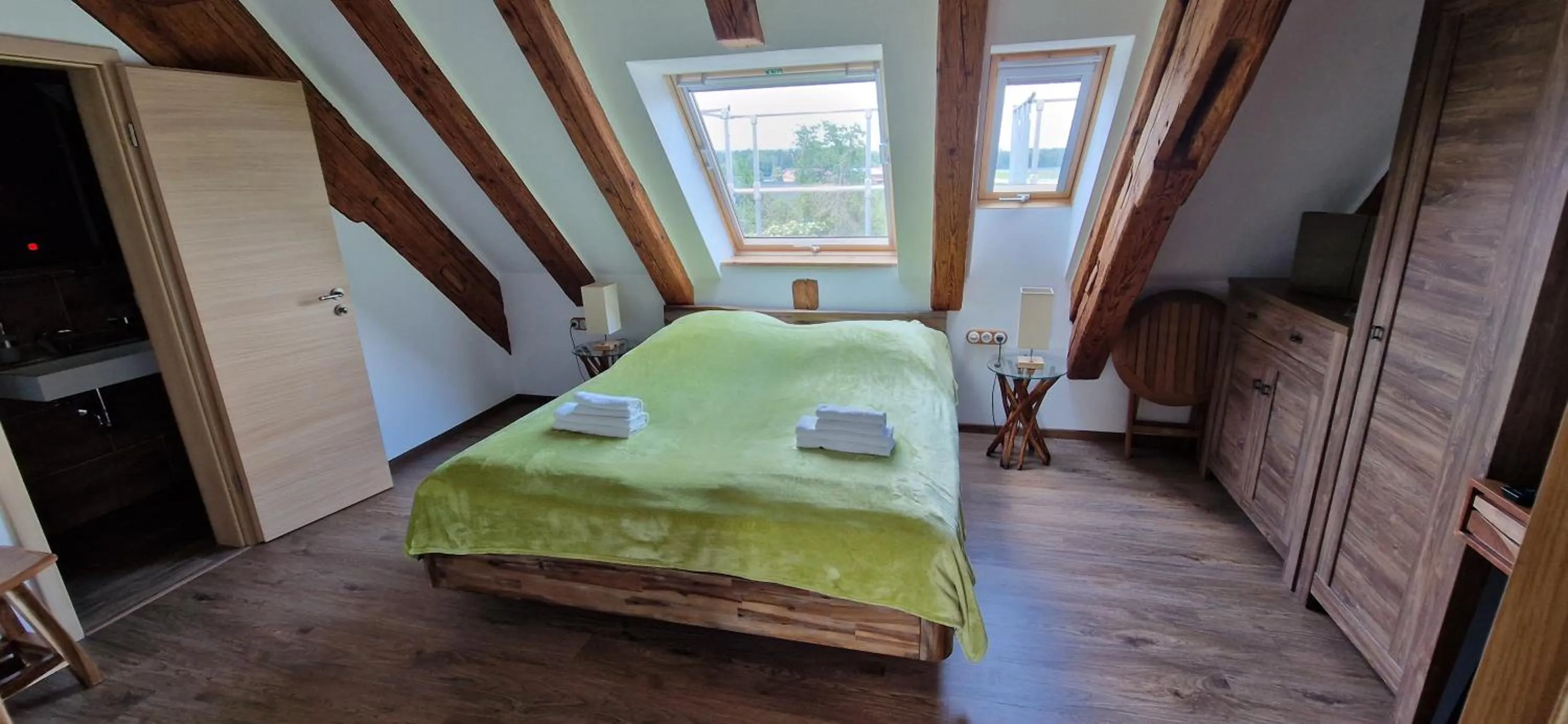 Bed in Waldvogel Ferienzimmer klimatisiert