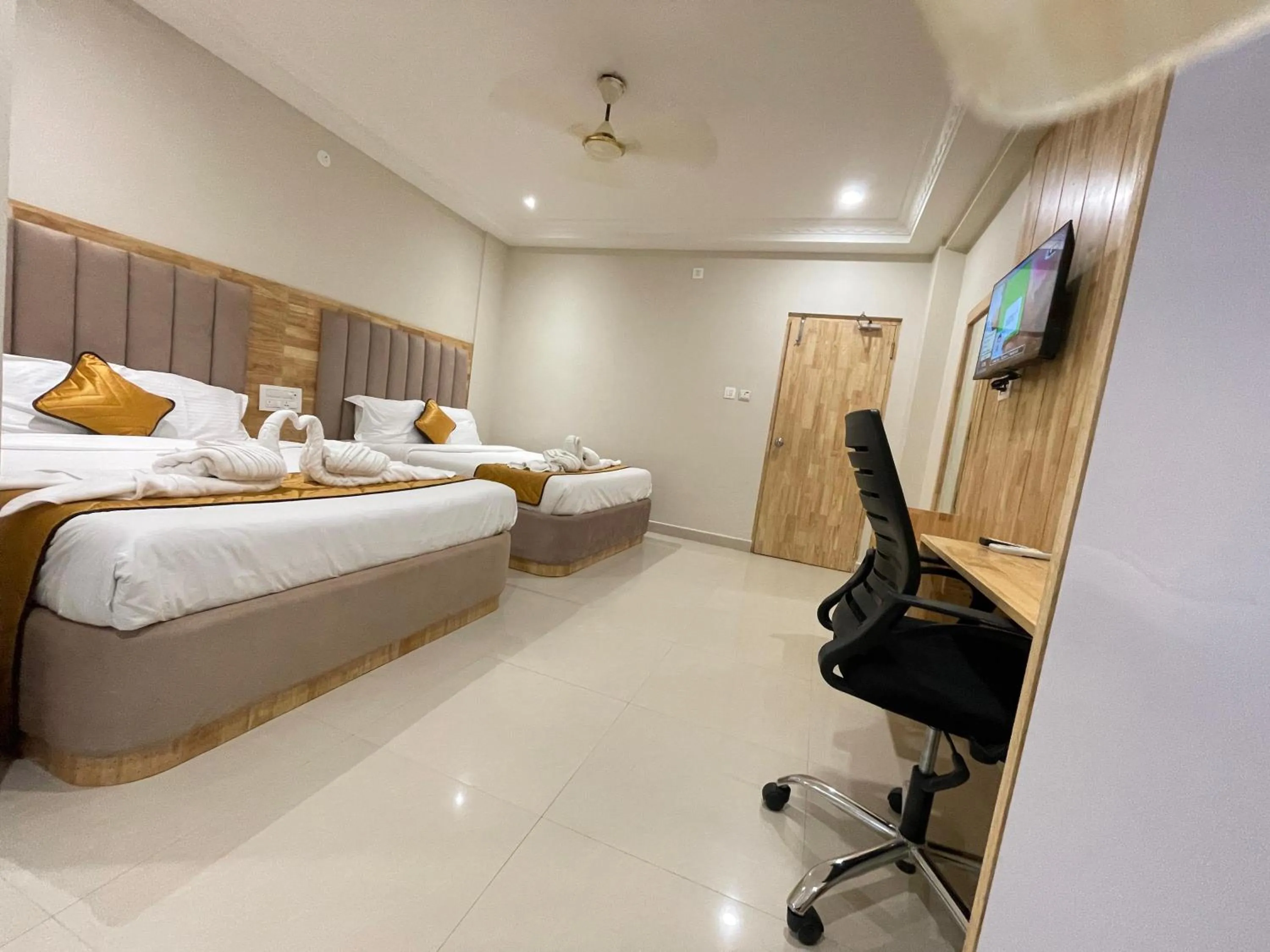 Photo of the whole room, Bed in Hotel MGM Grand