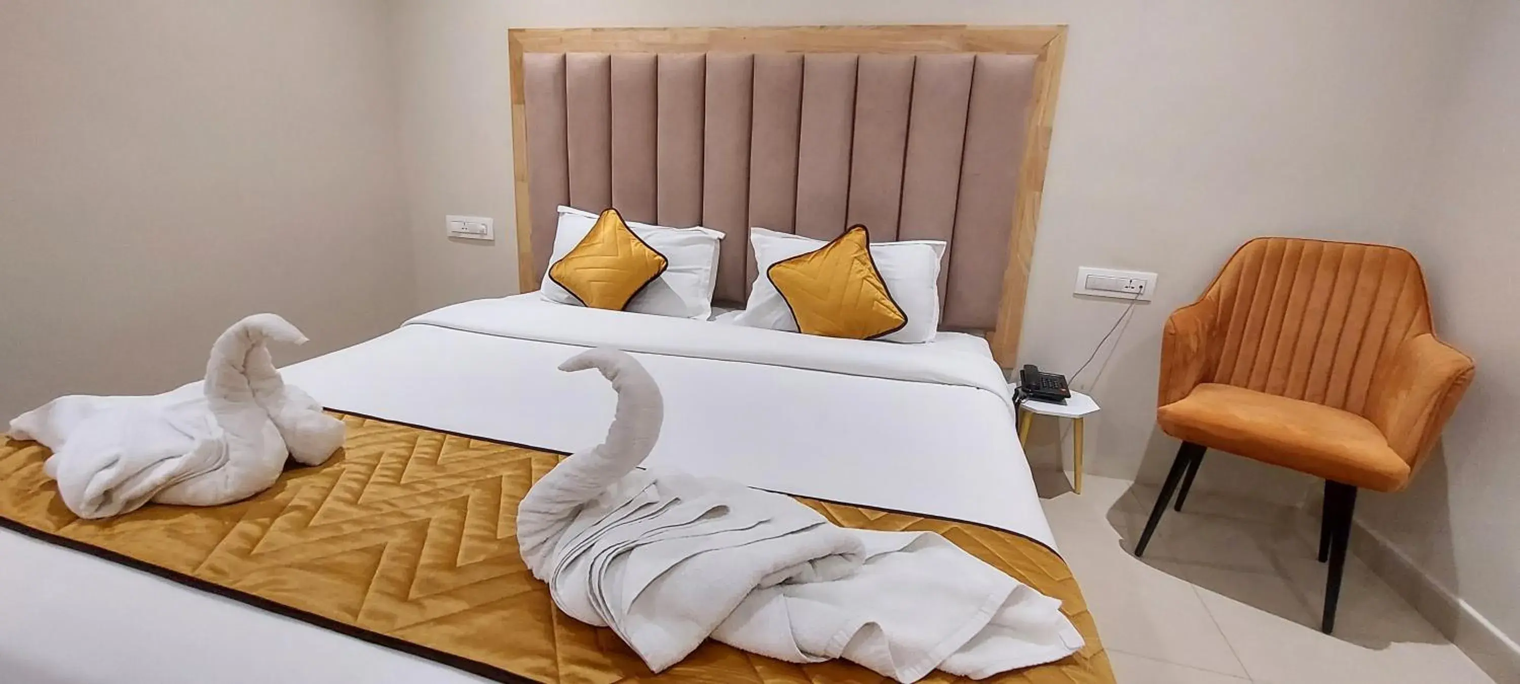 Deluxe Double or Twin Room with City View in Hotel MGM Grand Deluxe Double or Twin Room with City View in Hotel MGM Grand