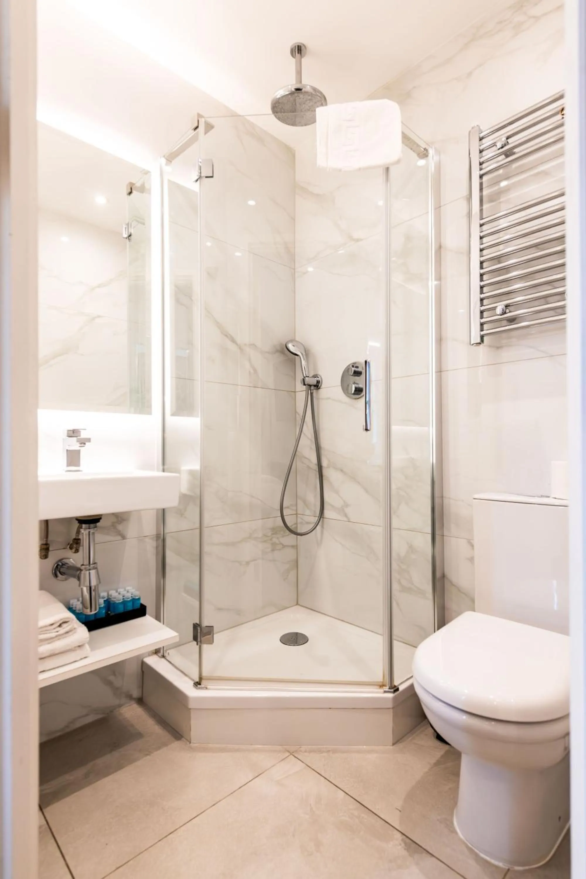 Bathroom in NOX West Hampstead