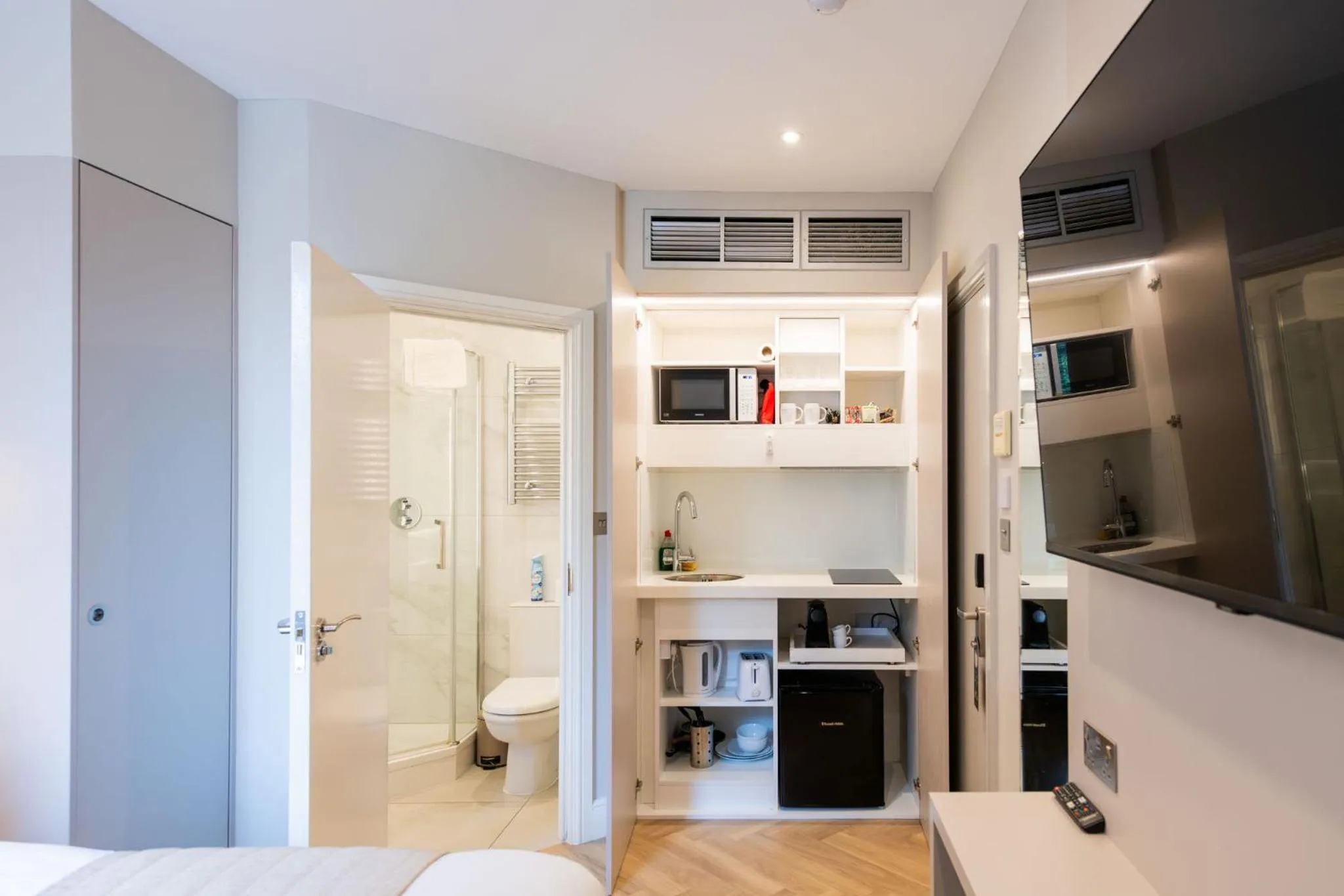 TV and multimedia in NOX West Hampstead