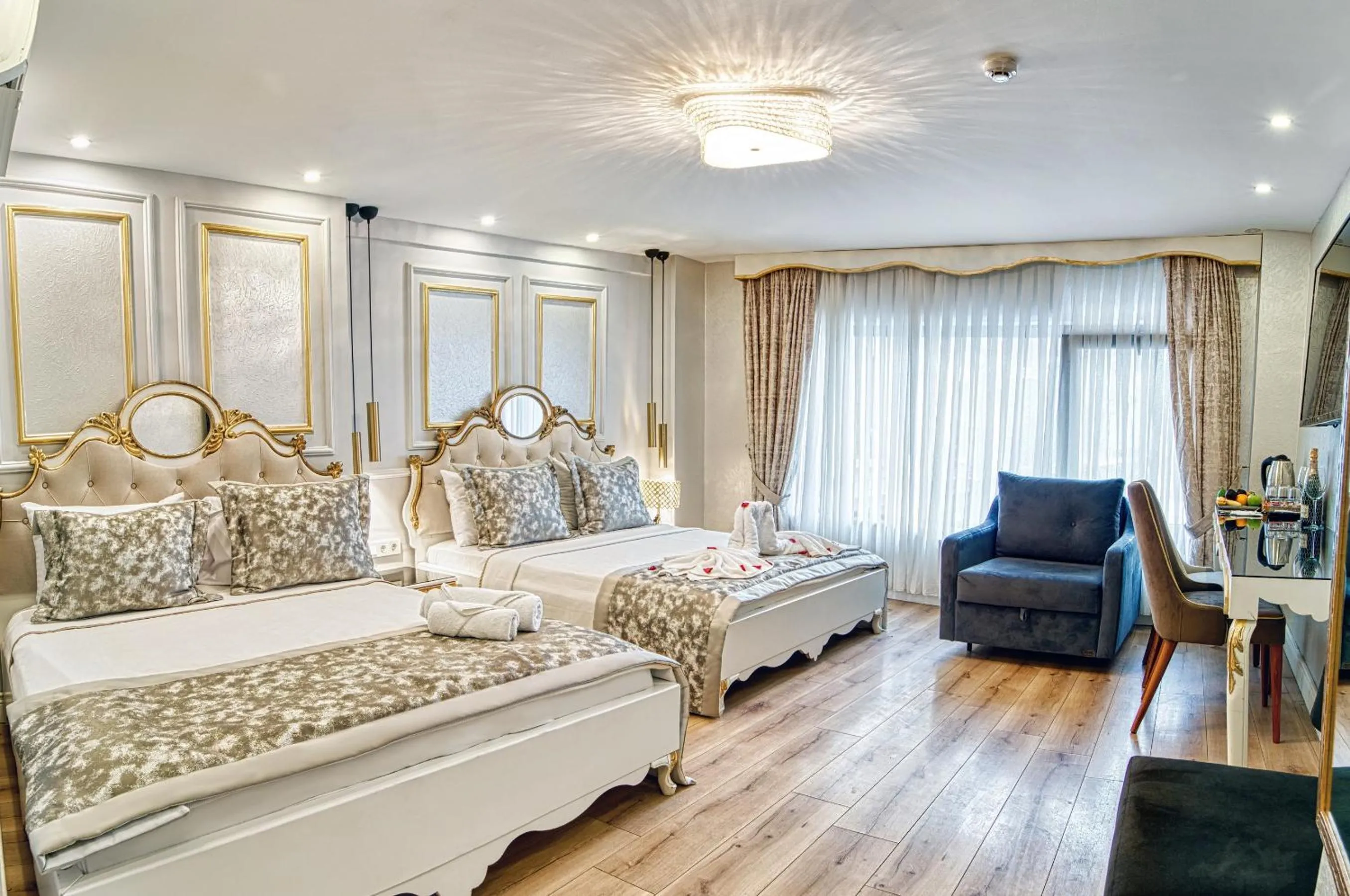 Living room, Bed in Sirkeci Ersu Hotel & SPA