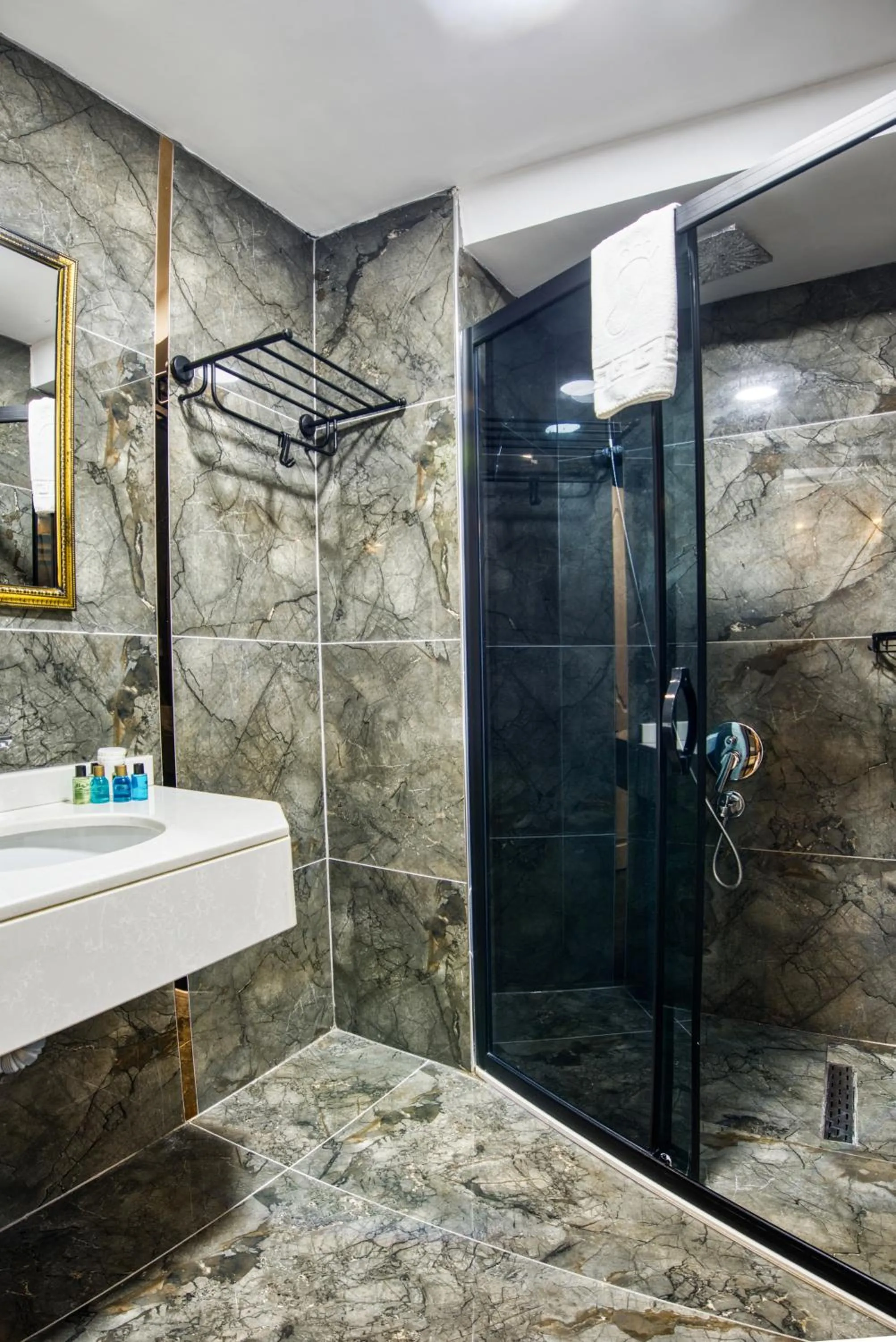 Bathroom in Sirkeci Ersu Hotel & SPA