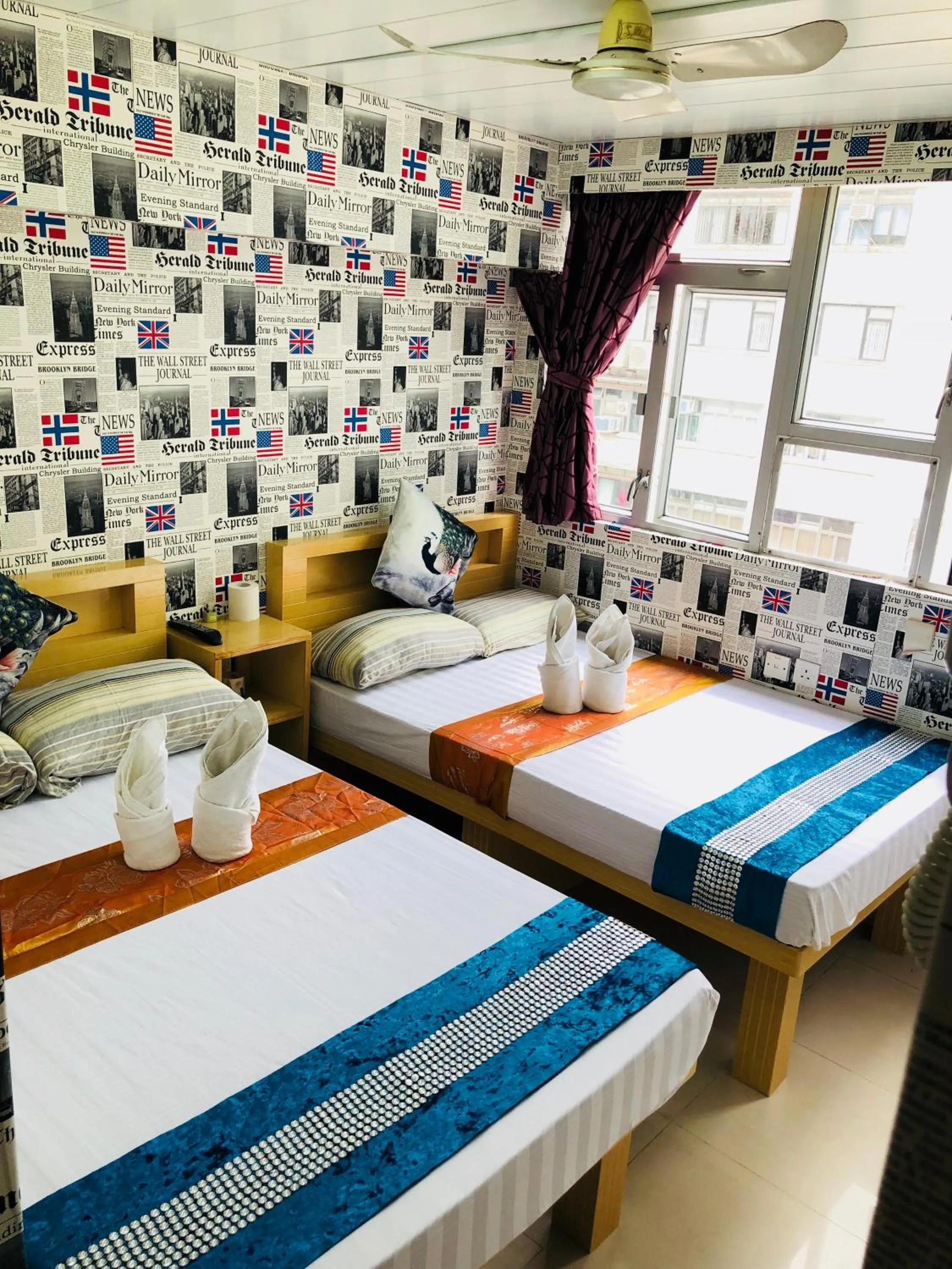 cot, Bed in Delta Lounge