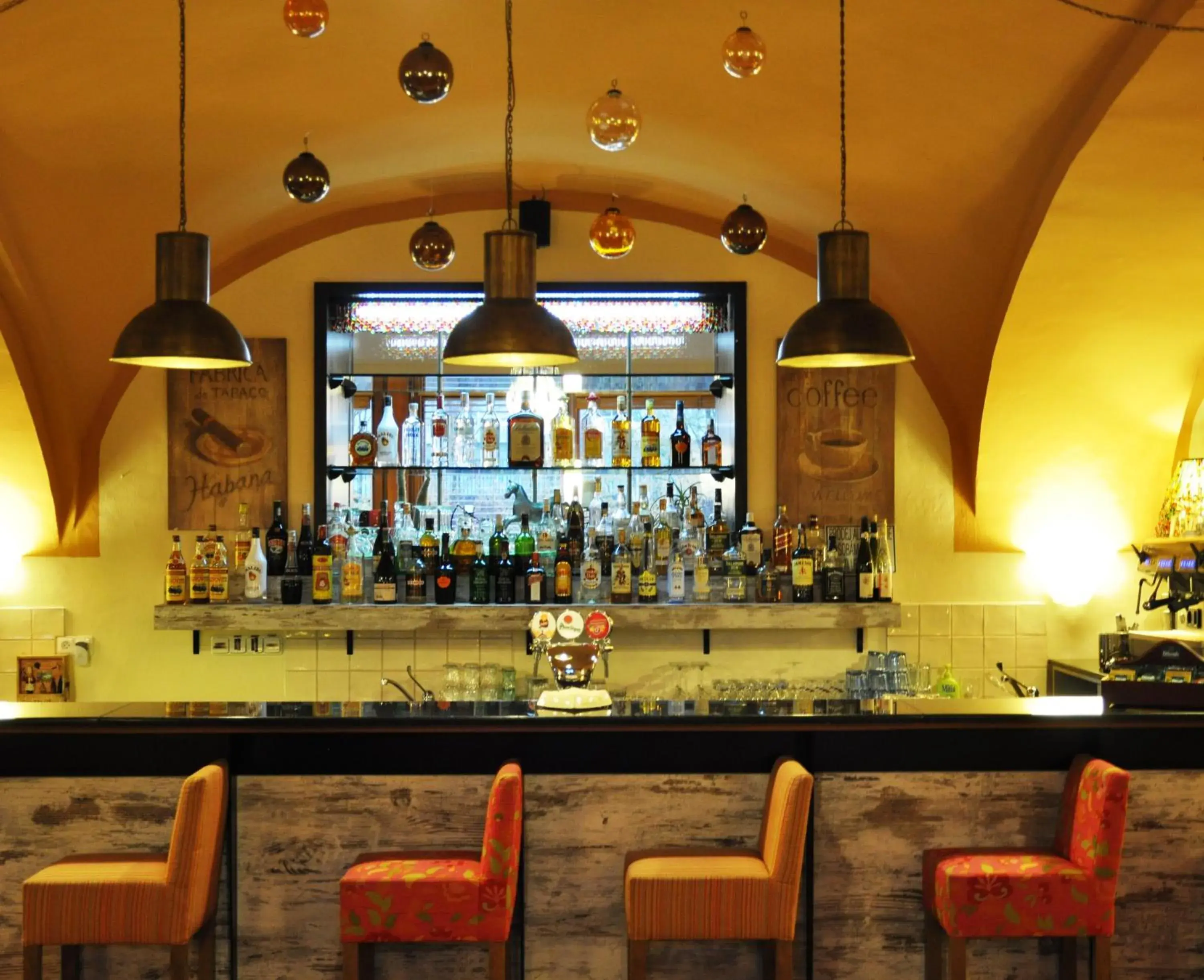 Lounge or bar in Hotel Chvalská Tvrz Lounge or bar in Hotel Chvalská Tvrz