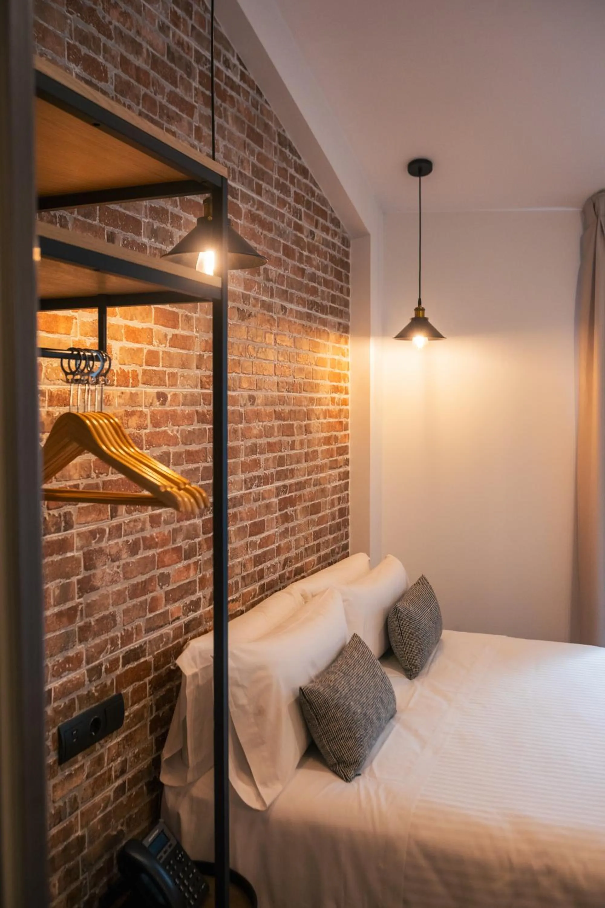 wardrobe, Bed in Le Petit Boutique Hotel