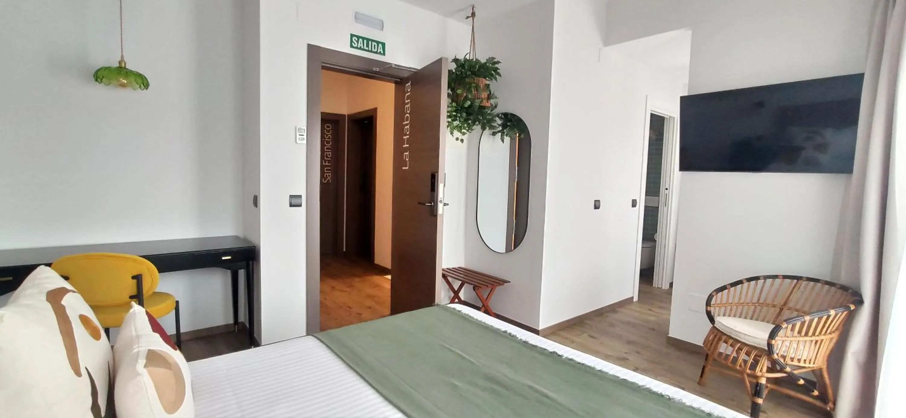 Bed in Le Petit Boutique Hotel