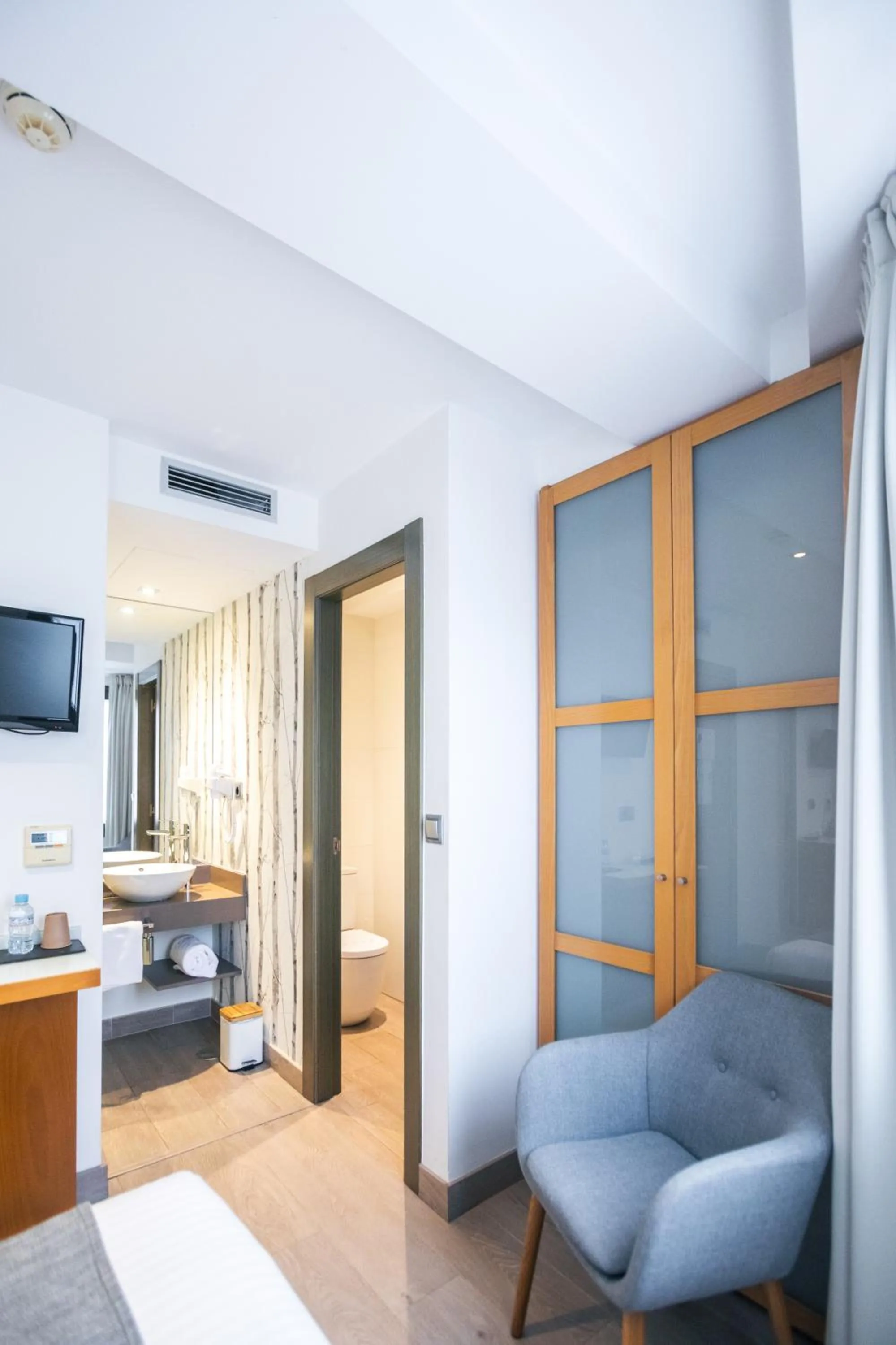 Decorative detail, Bed in Le Petit Boutique Hotel