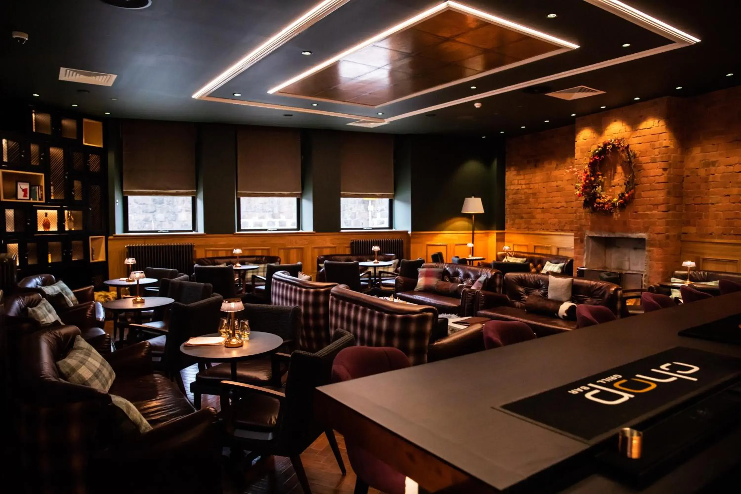 Lounge or bar in Sandman Signature Aberdeen Hotel & Spa Lounge or bar in Sandman Signature Aberdeen Hotel & Spa