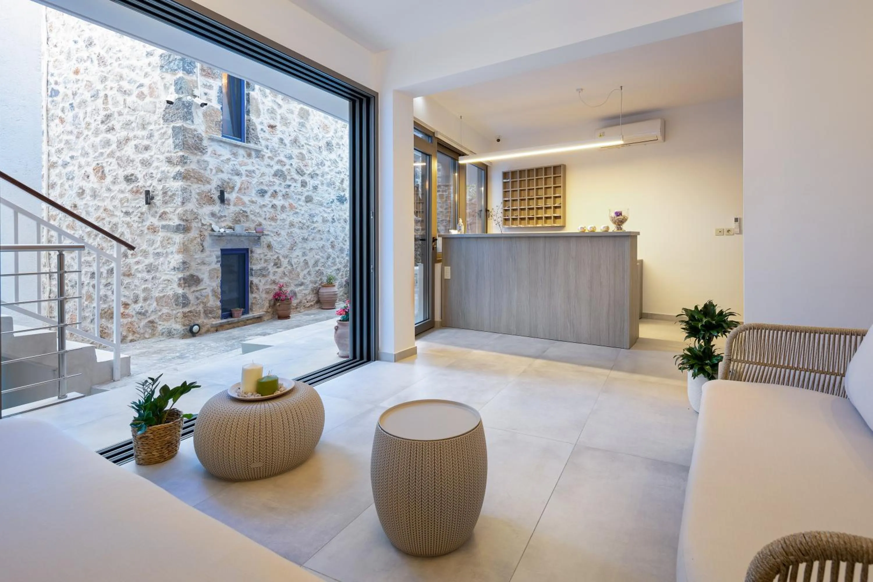 Lobby or reception in Molos Apartments