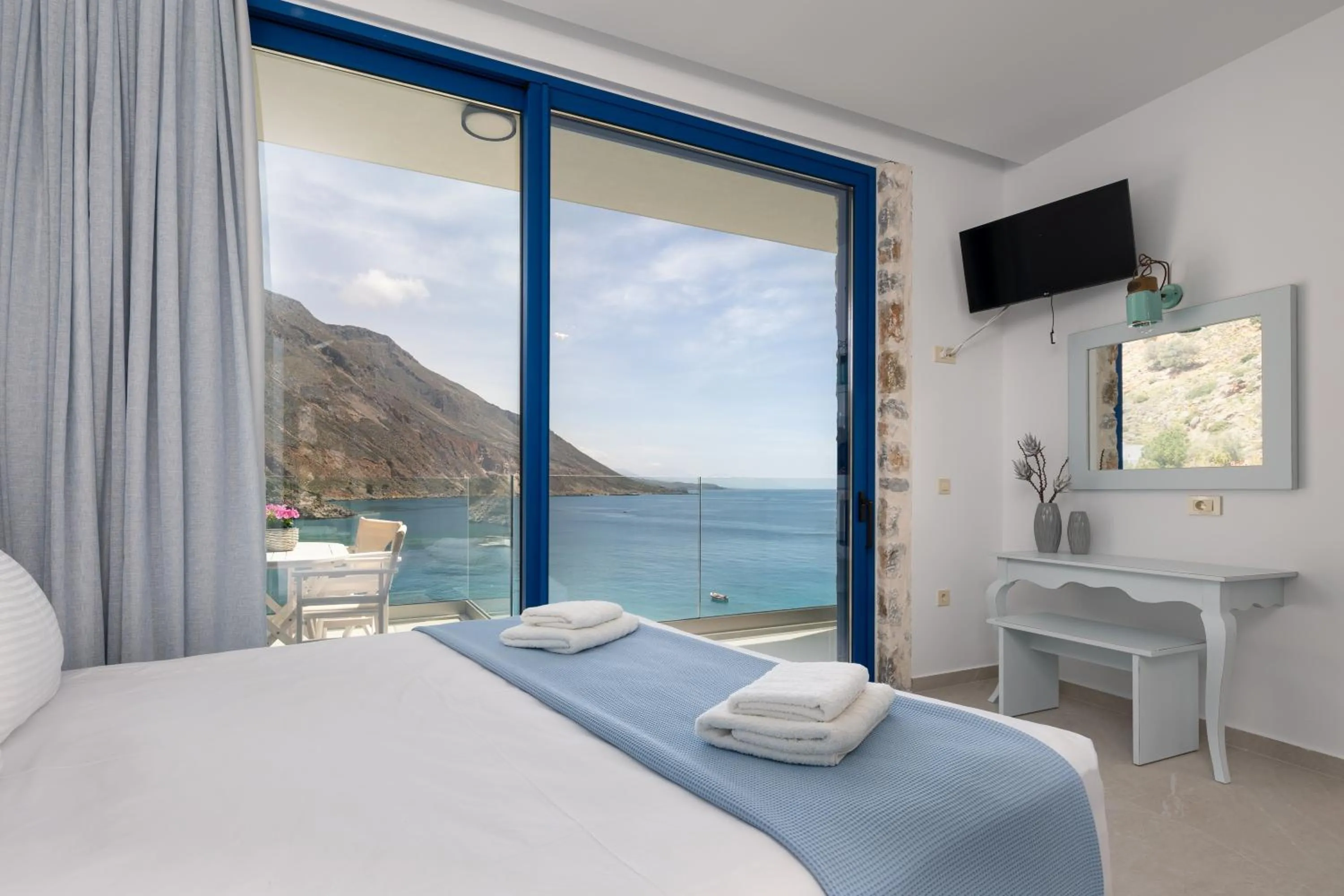 Bed in Molos Apartments