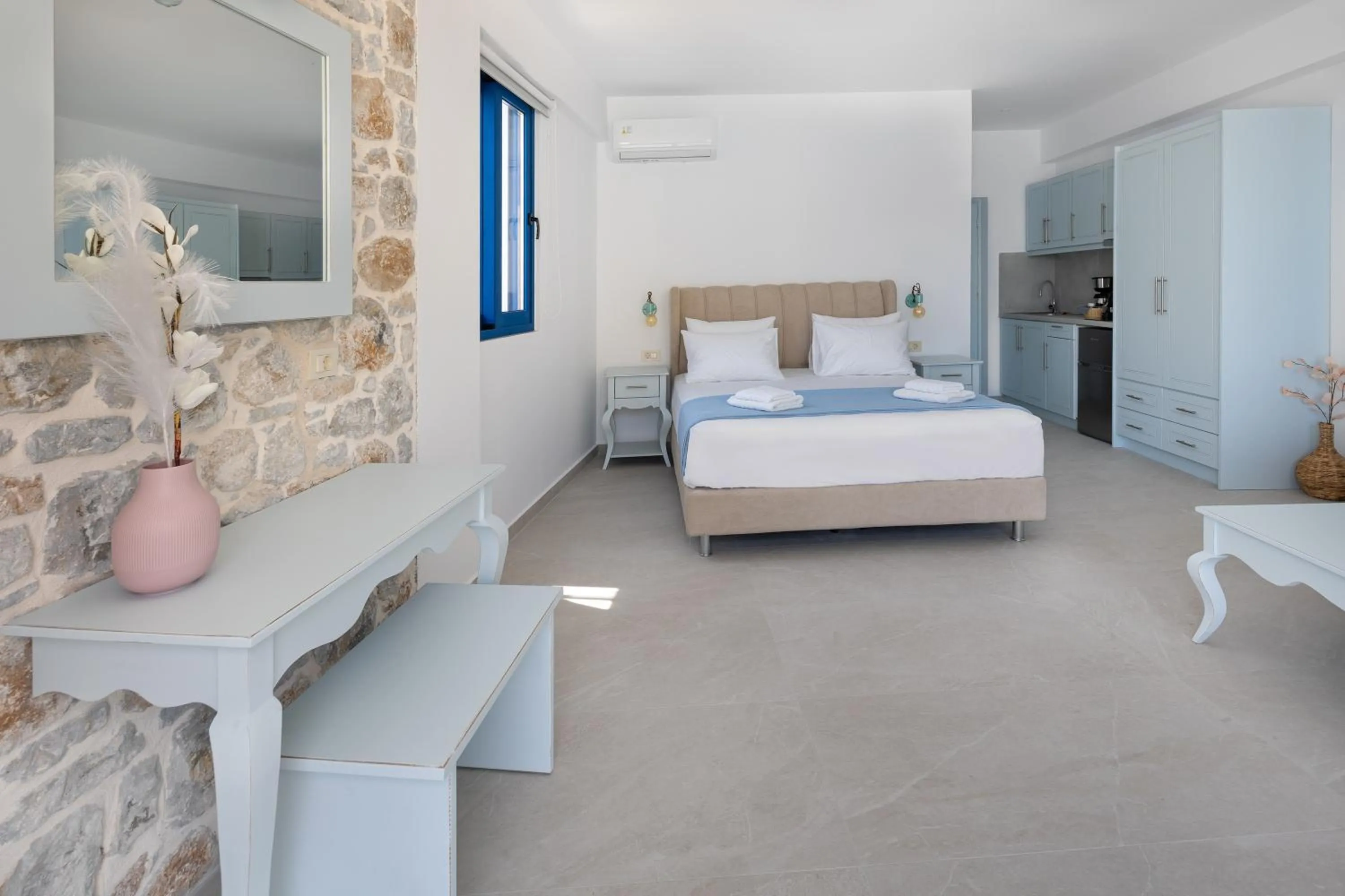 Bed in Molos Apartments