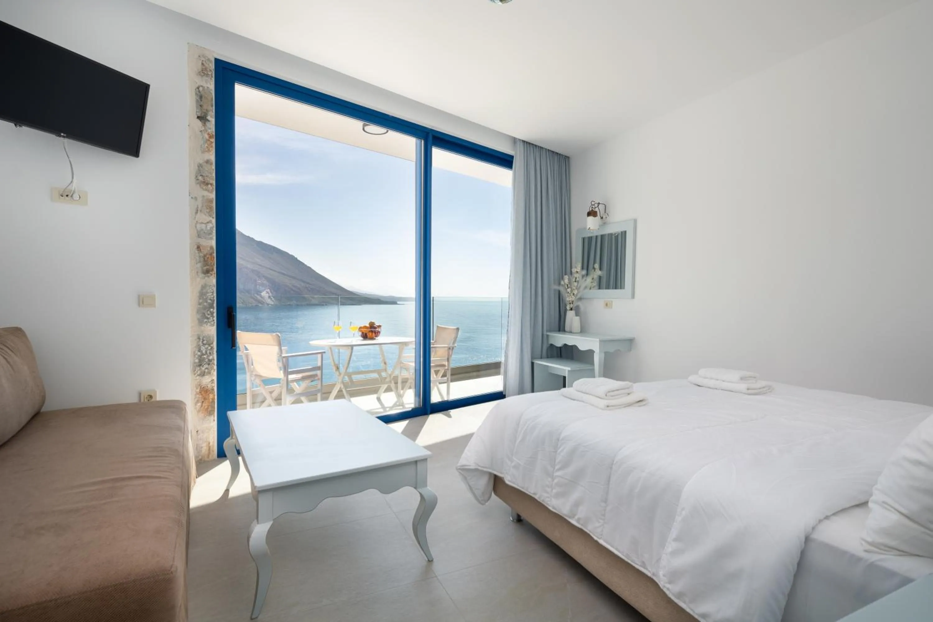 Bed in Molos Apartments