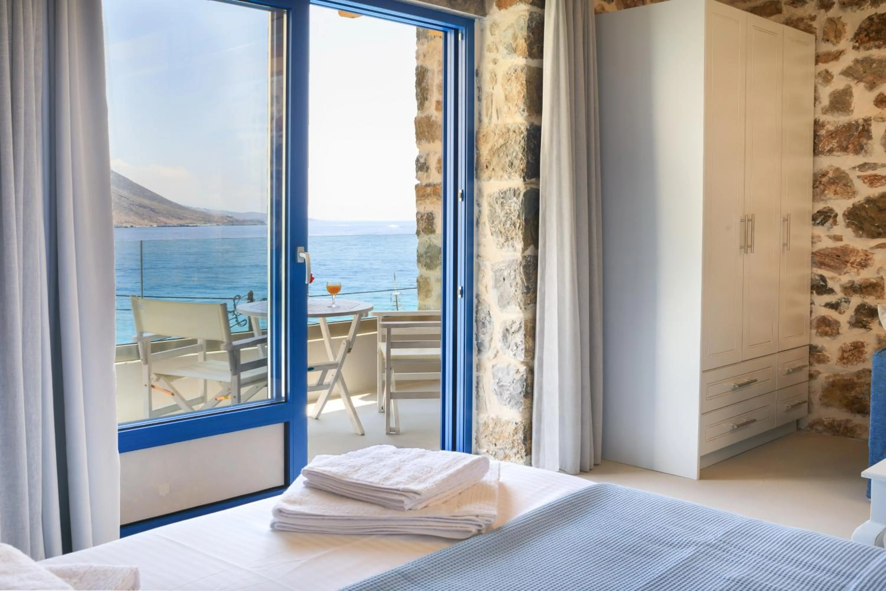 Balcony/Terrace, Bed in Molos Apartments