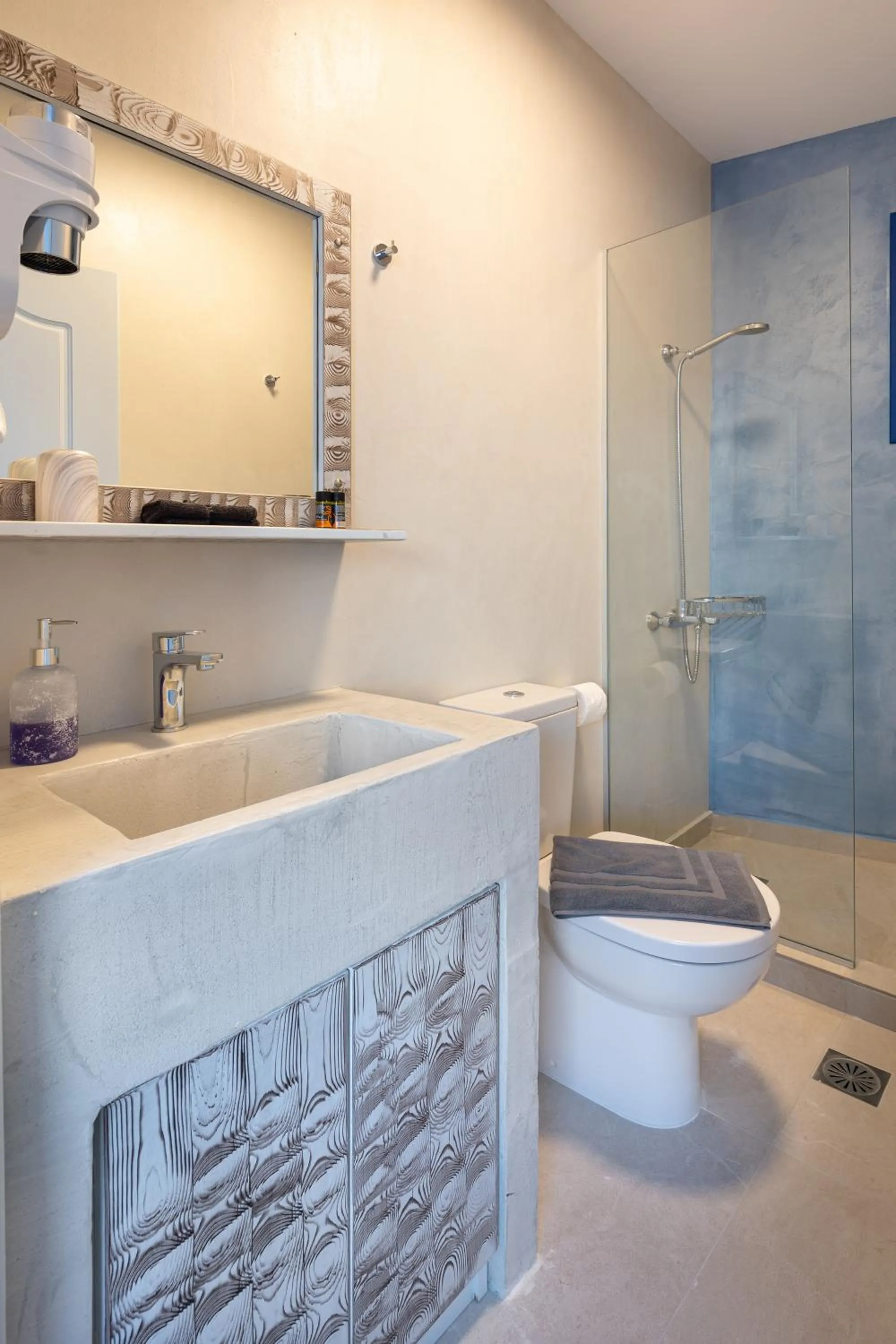 Shower in Molos Apartments