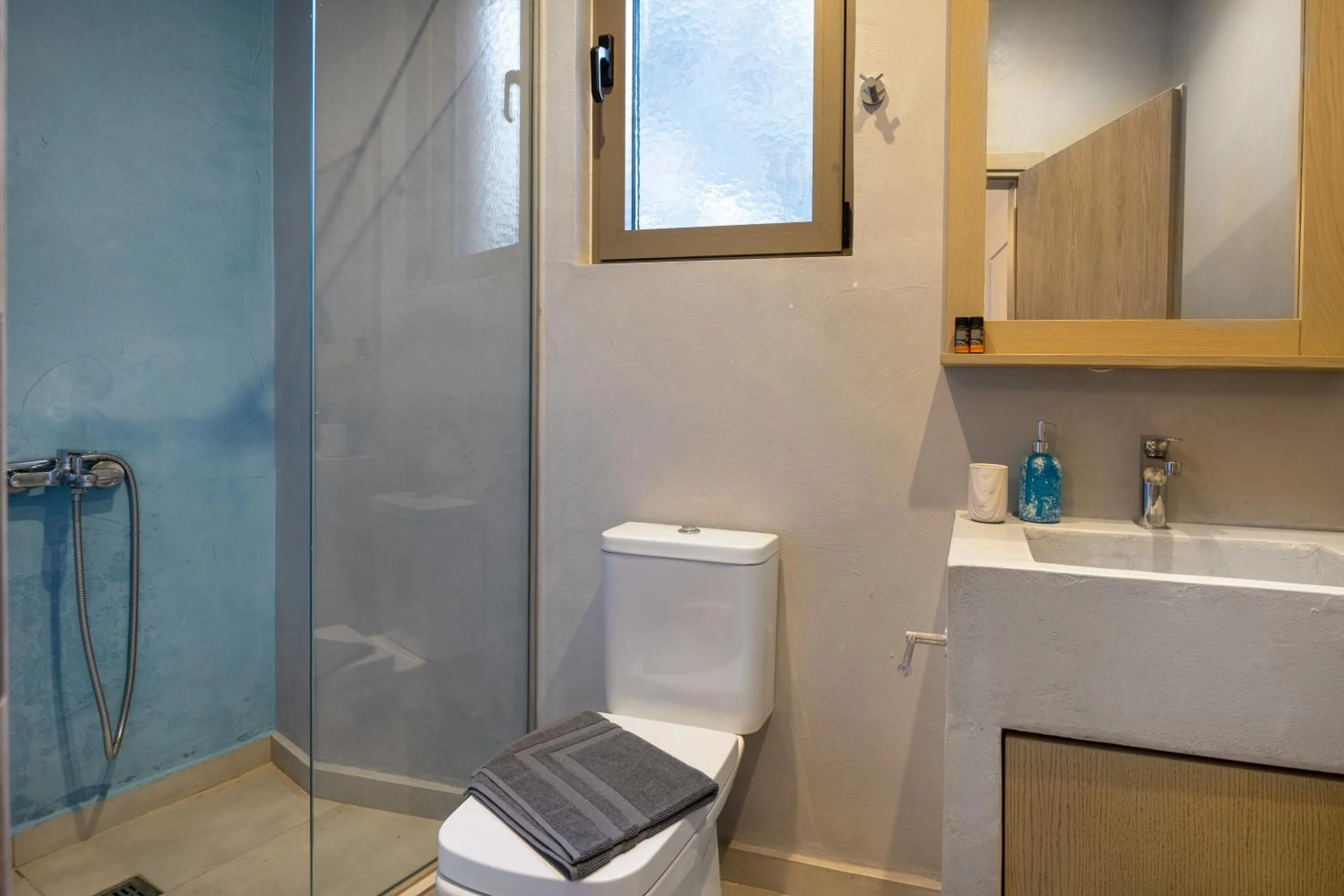 Shower in Molos Apartments