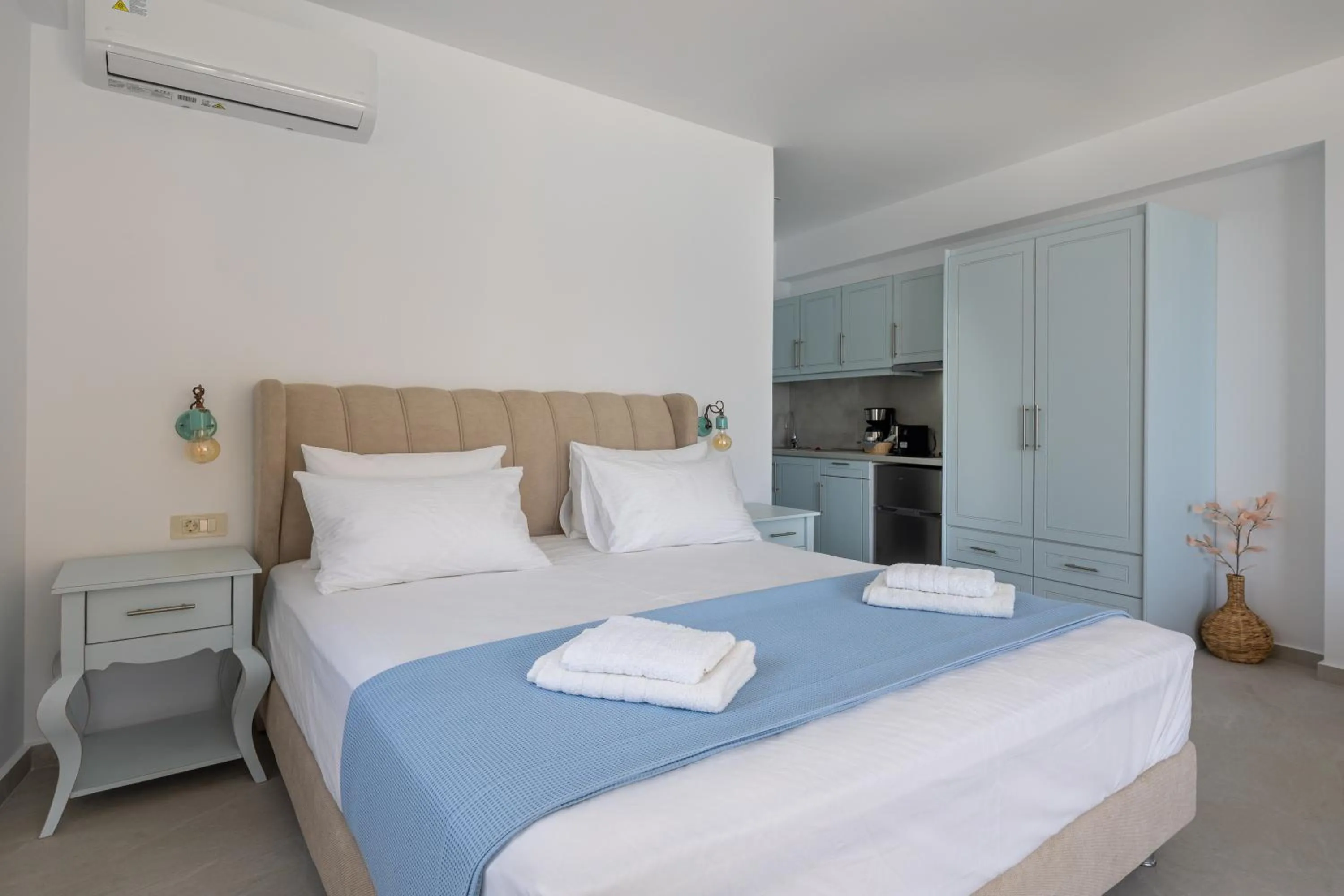 Bed in Molos Apartments