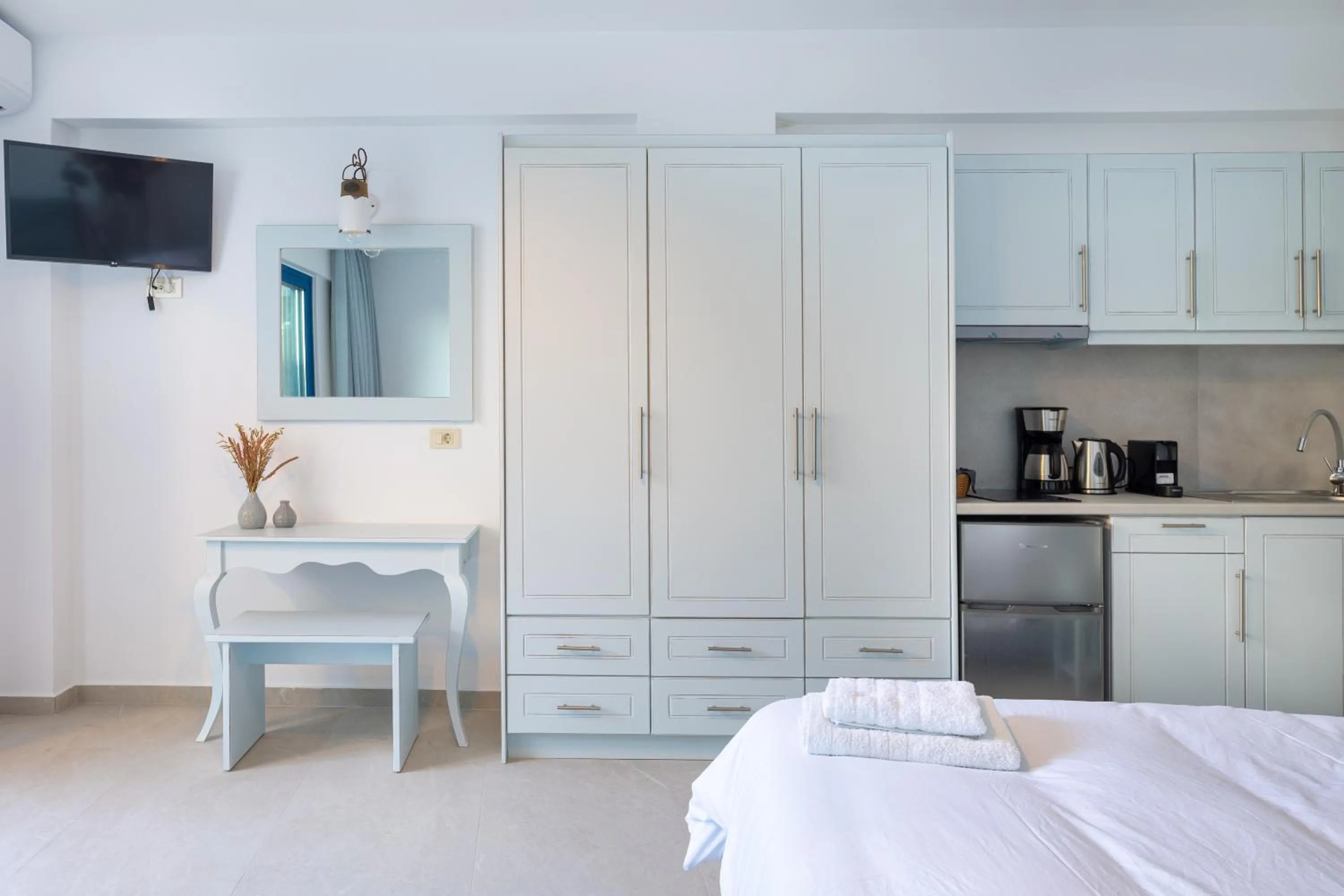 Bed in Molos Apartments