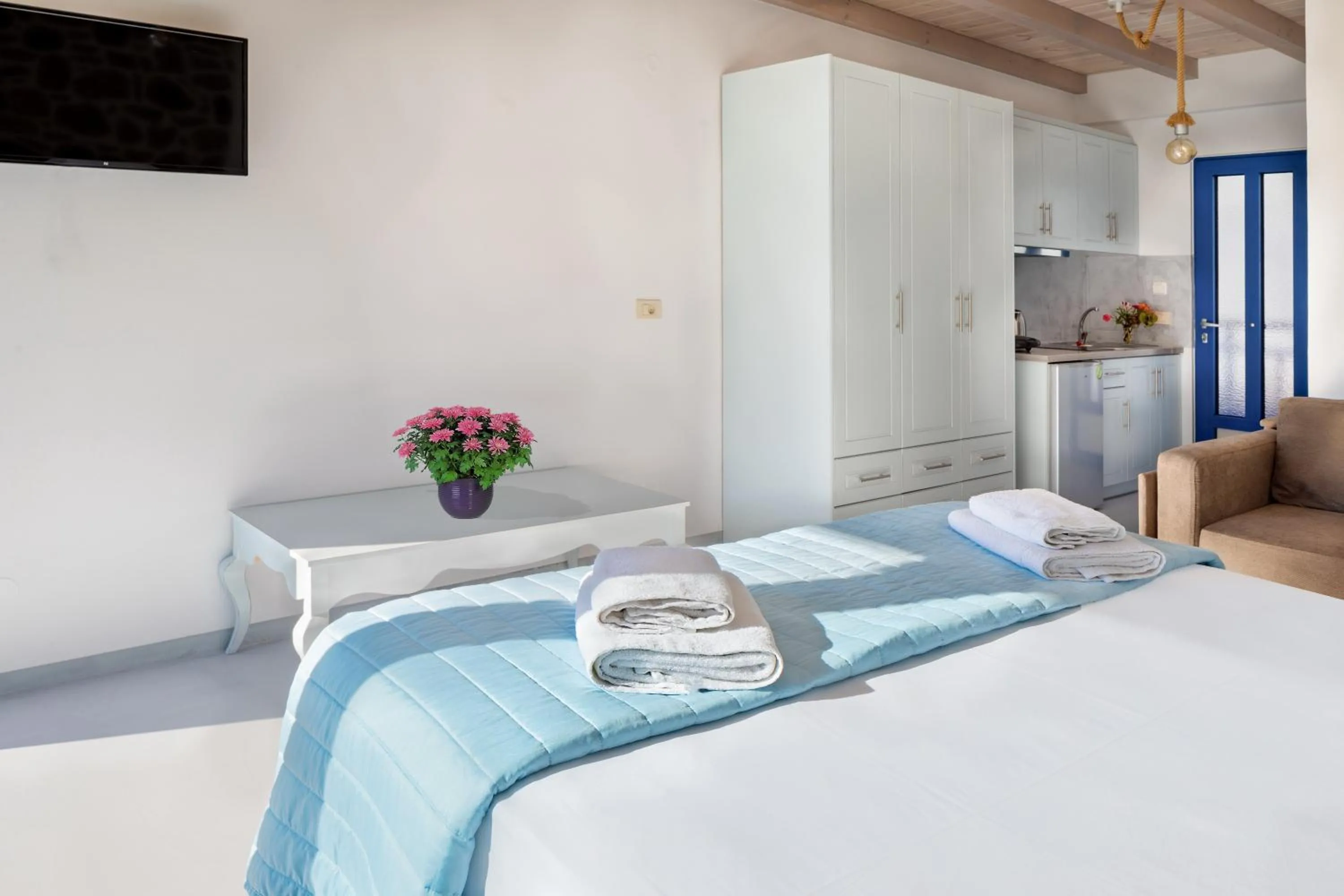 Bed in Molos Apartments