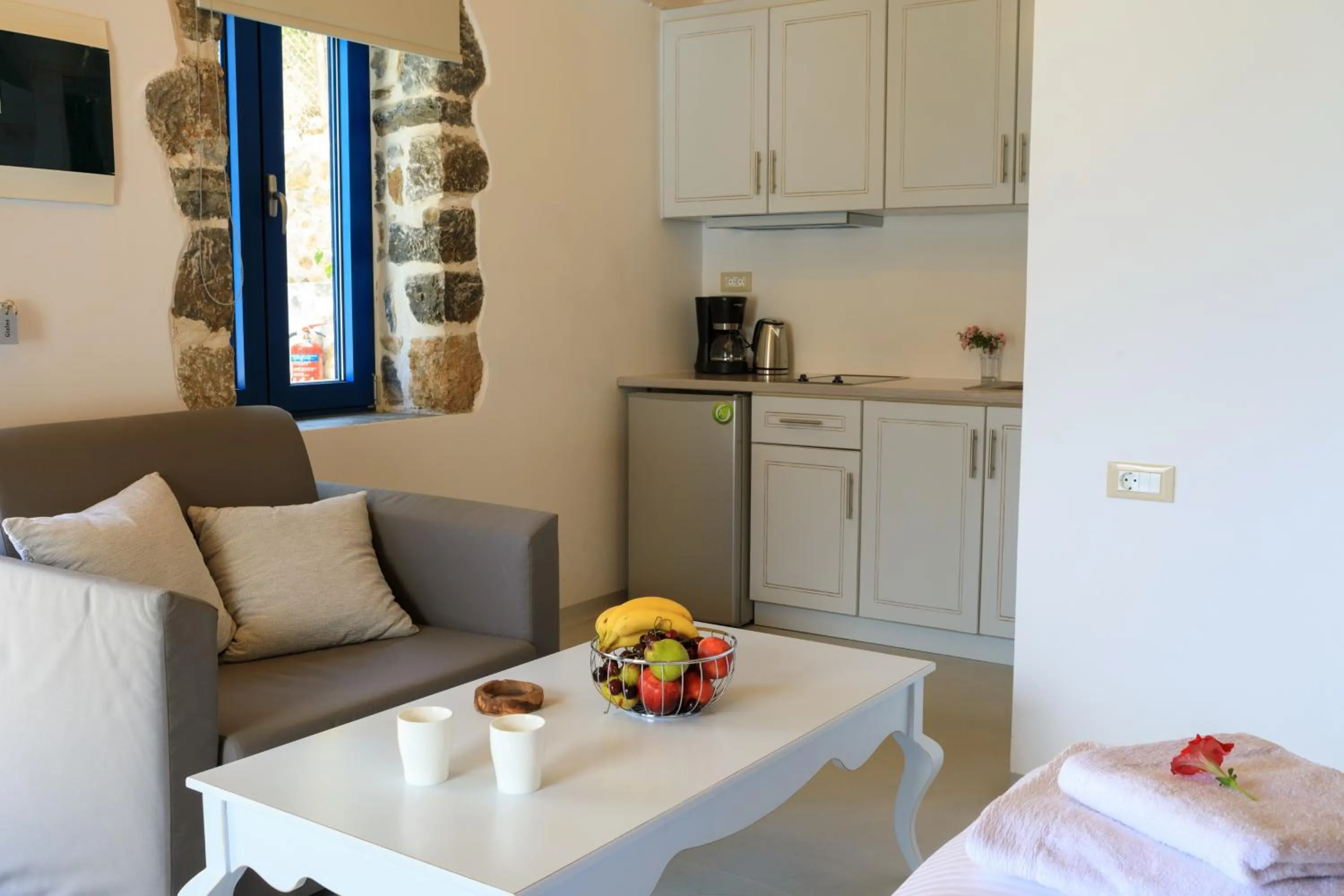 Kitchen or kitchenette in Molos Apartments