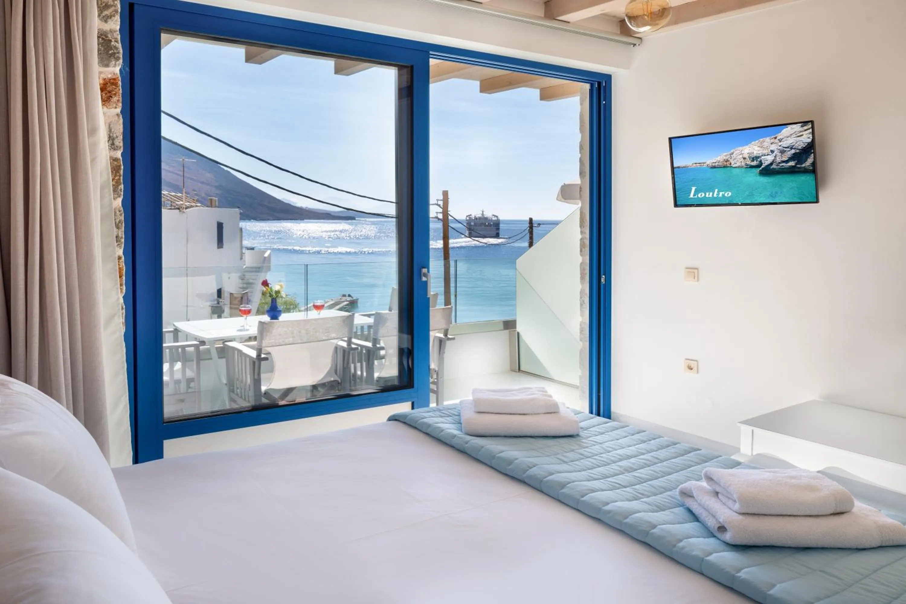 Sea view, Bed in Molos Apartments