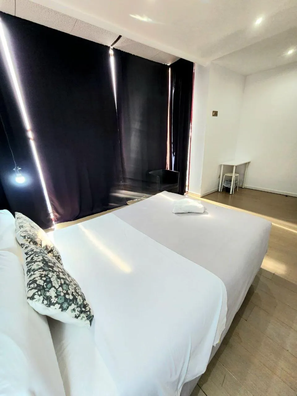 Bed in AYZ Javier Cabrini - Auto check-in property