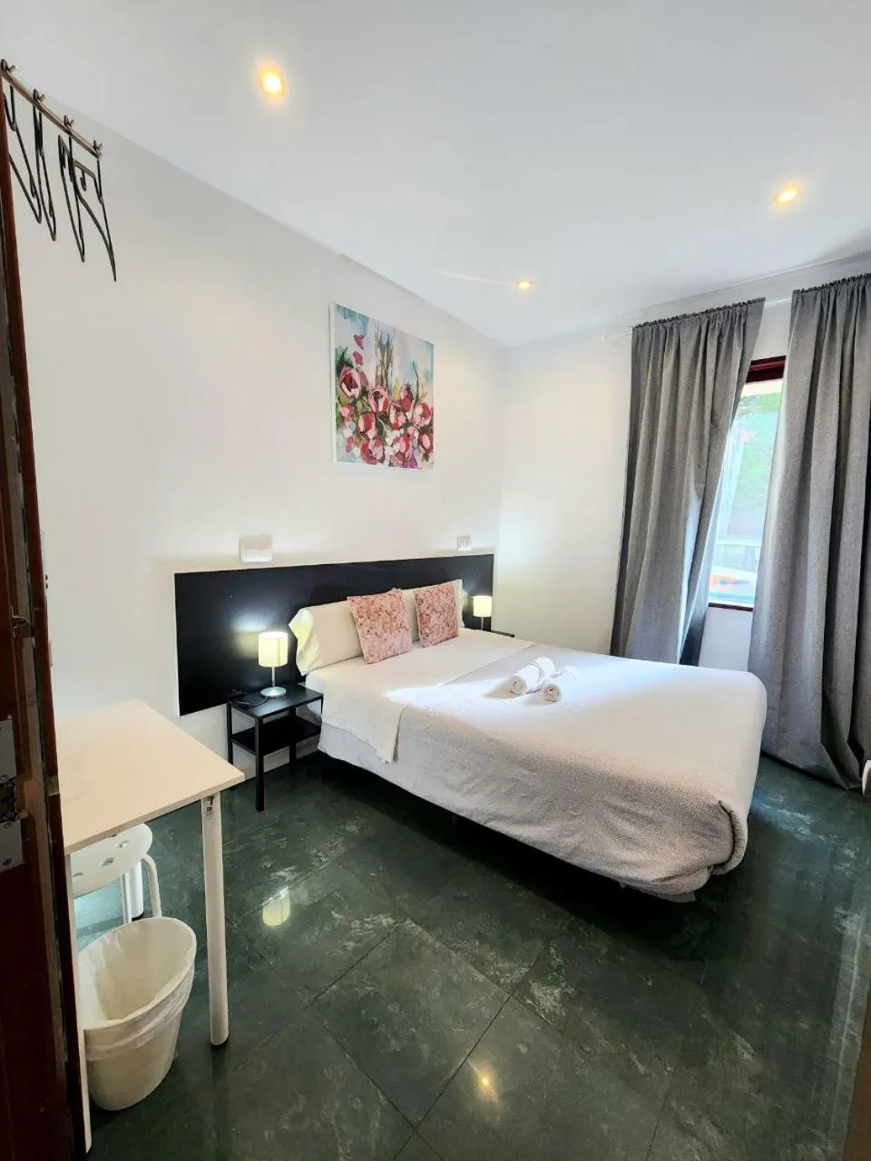 Bed in AYZ Javier Cabrini - Auto check-in property