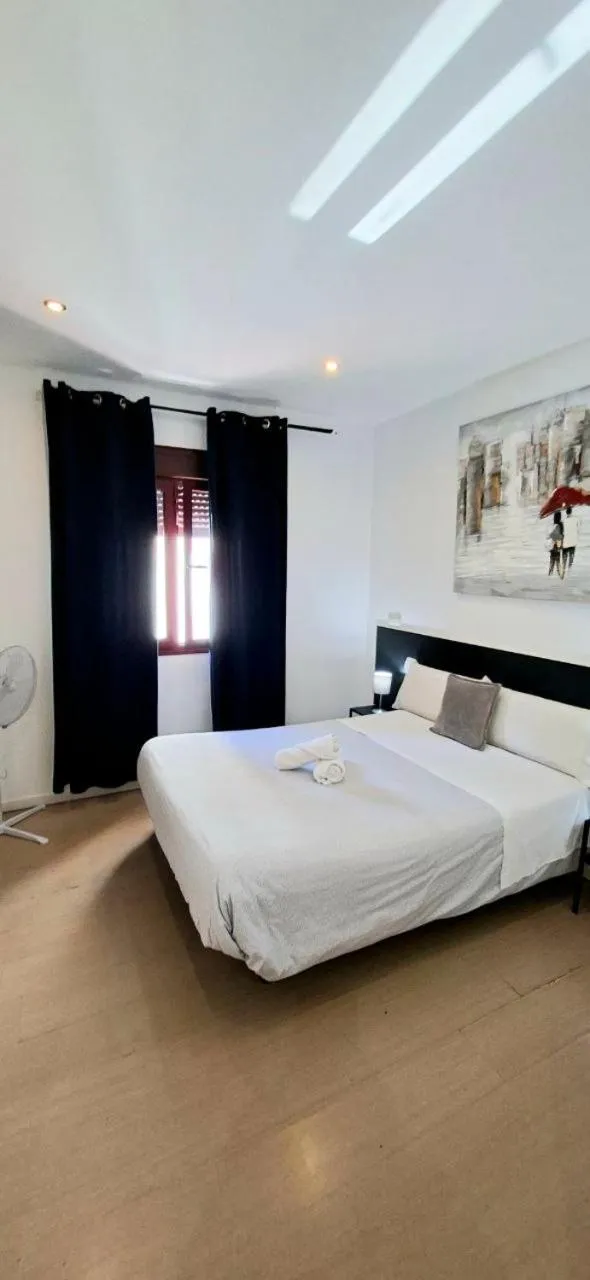 Bed in AYZ Javier Cabrini - Auto check-in property