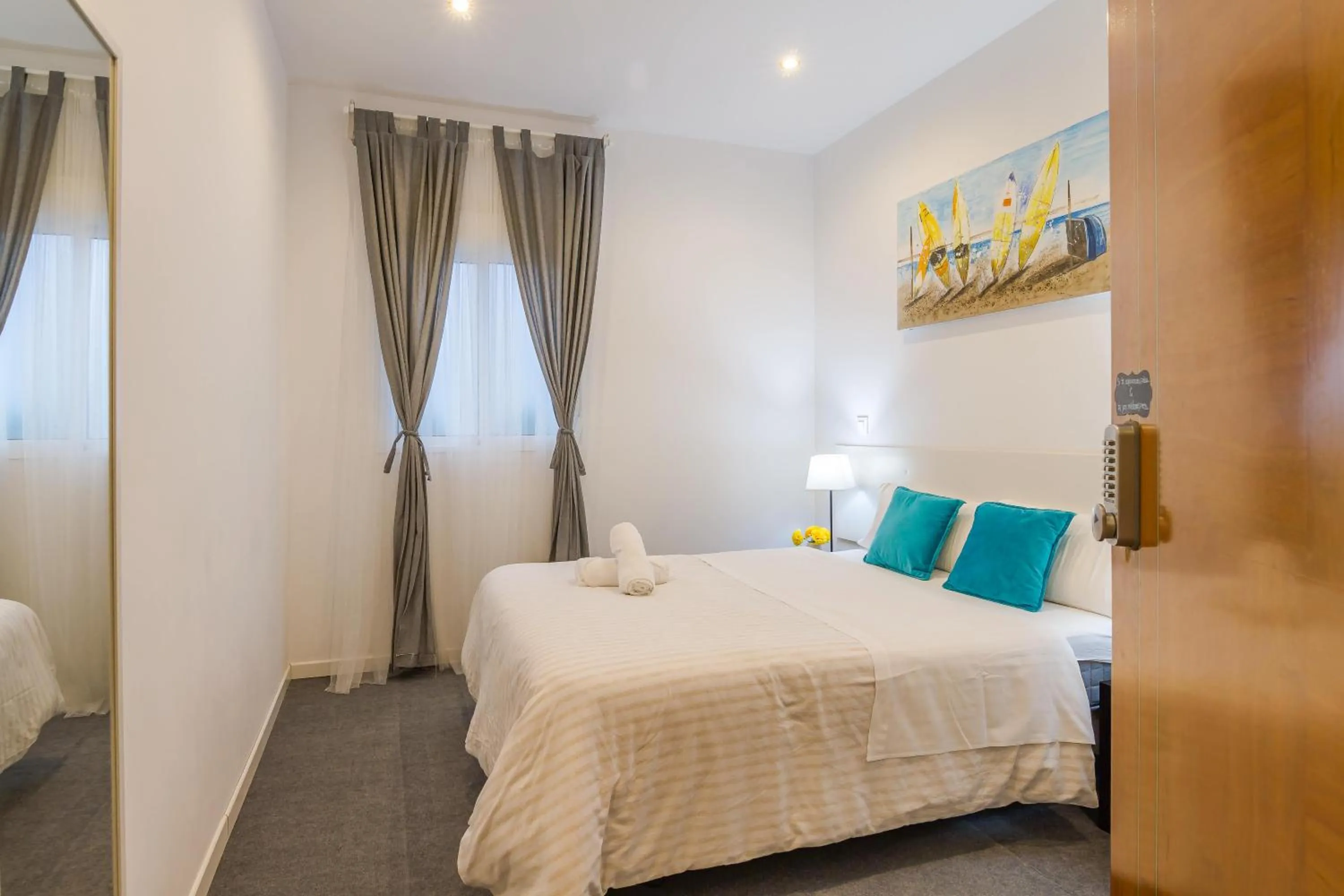 Bed in AYZ Javier Cabrini - Auto check-in property