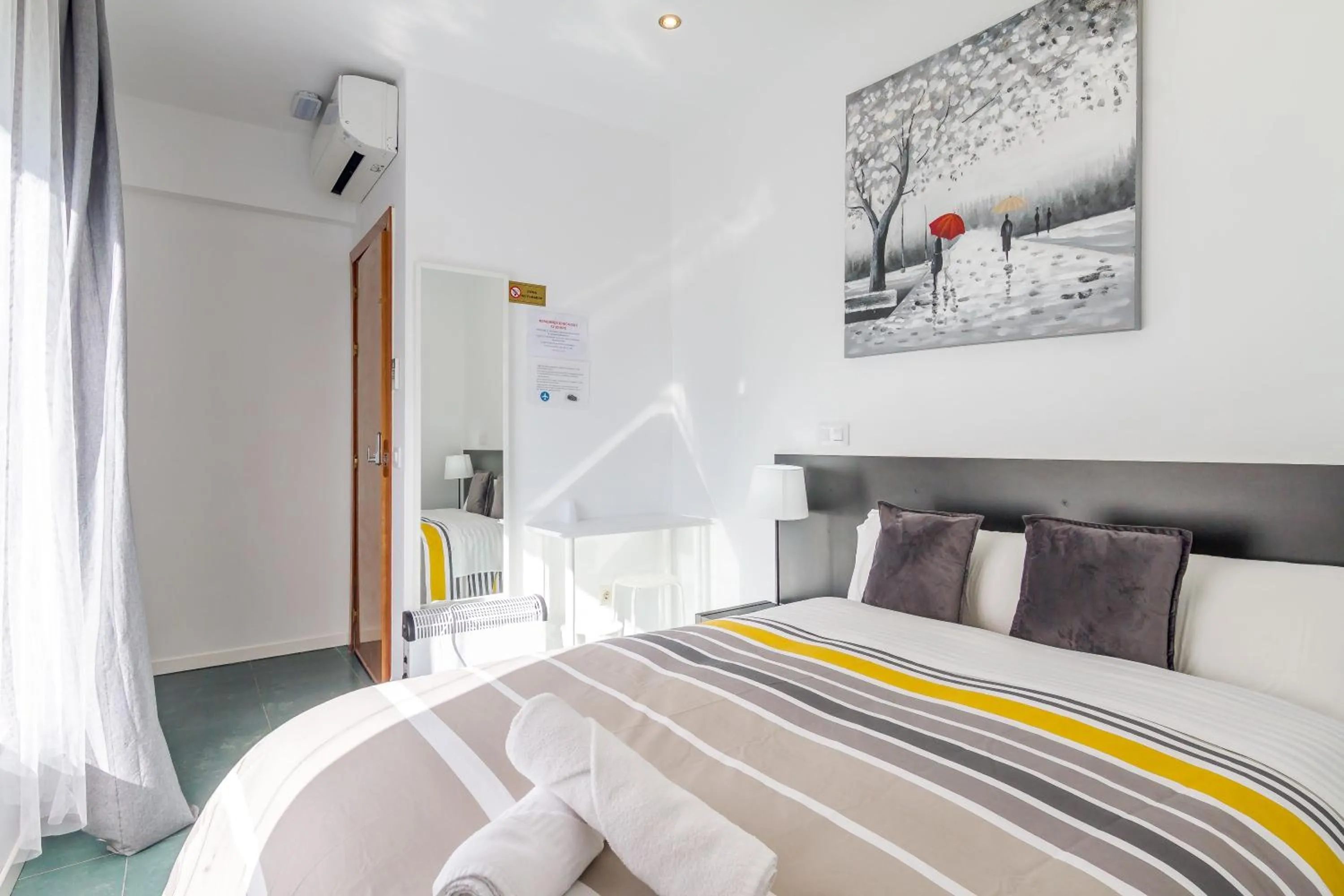 Bed in AYZ Javier Cabrini - Auto check-in property