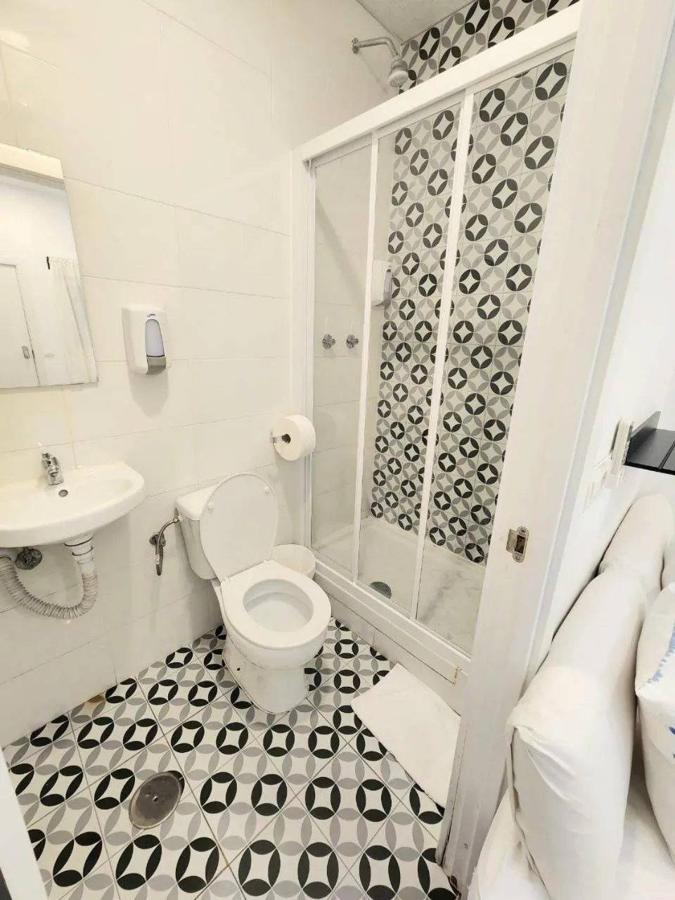 AYZ Javier Cabrini - Auto check-in property