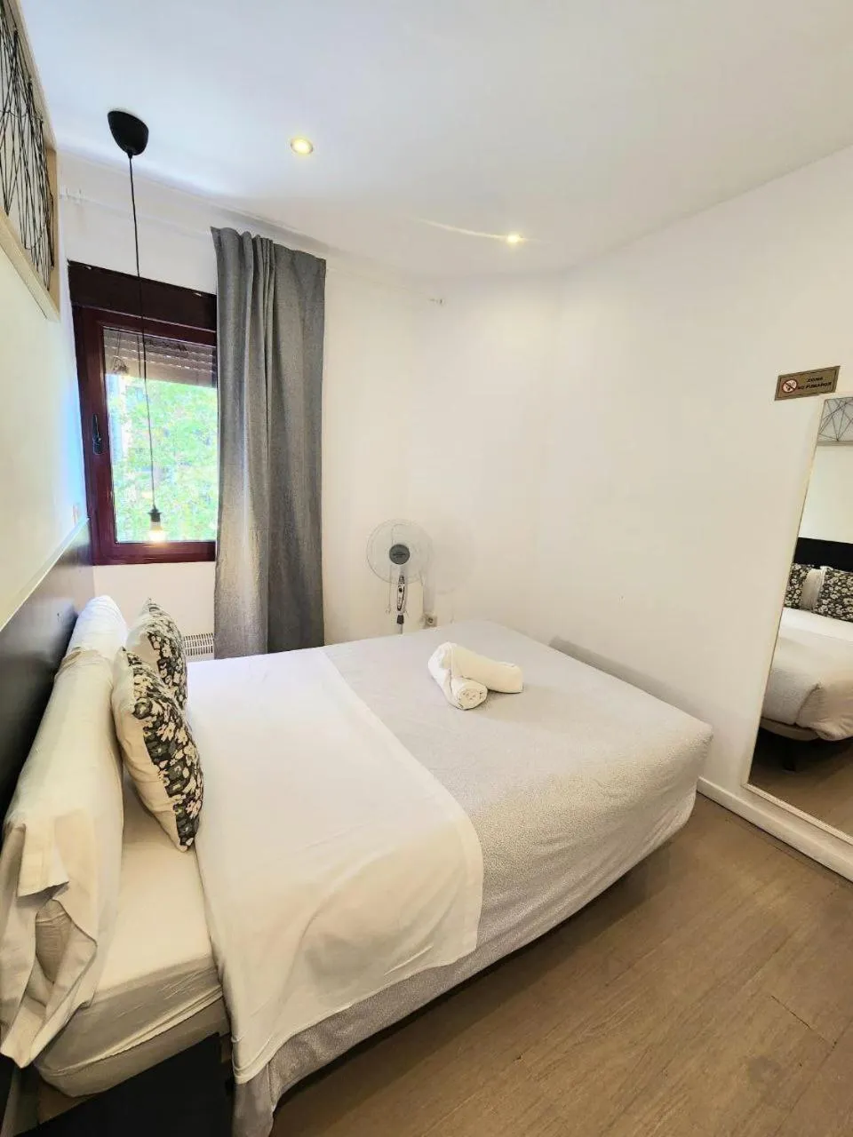 Bed in AYZ Javier Cabrini - Auto check-in property