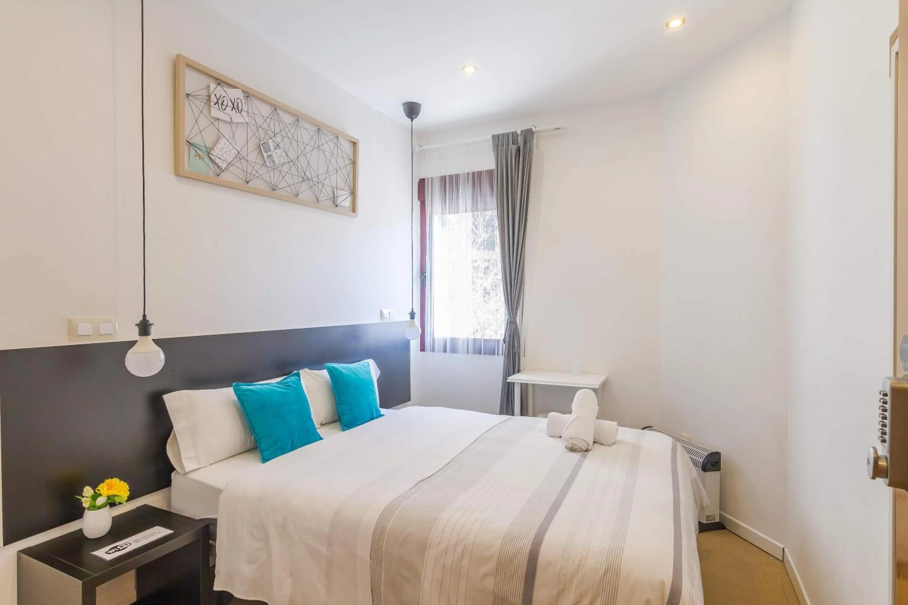 Bed in AYZ Javier Cabrini - Auto check-in property