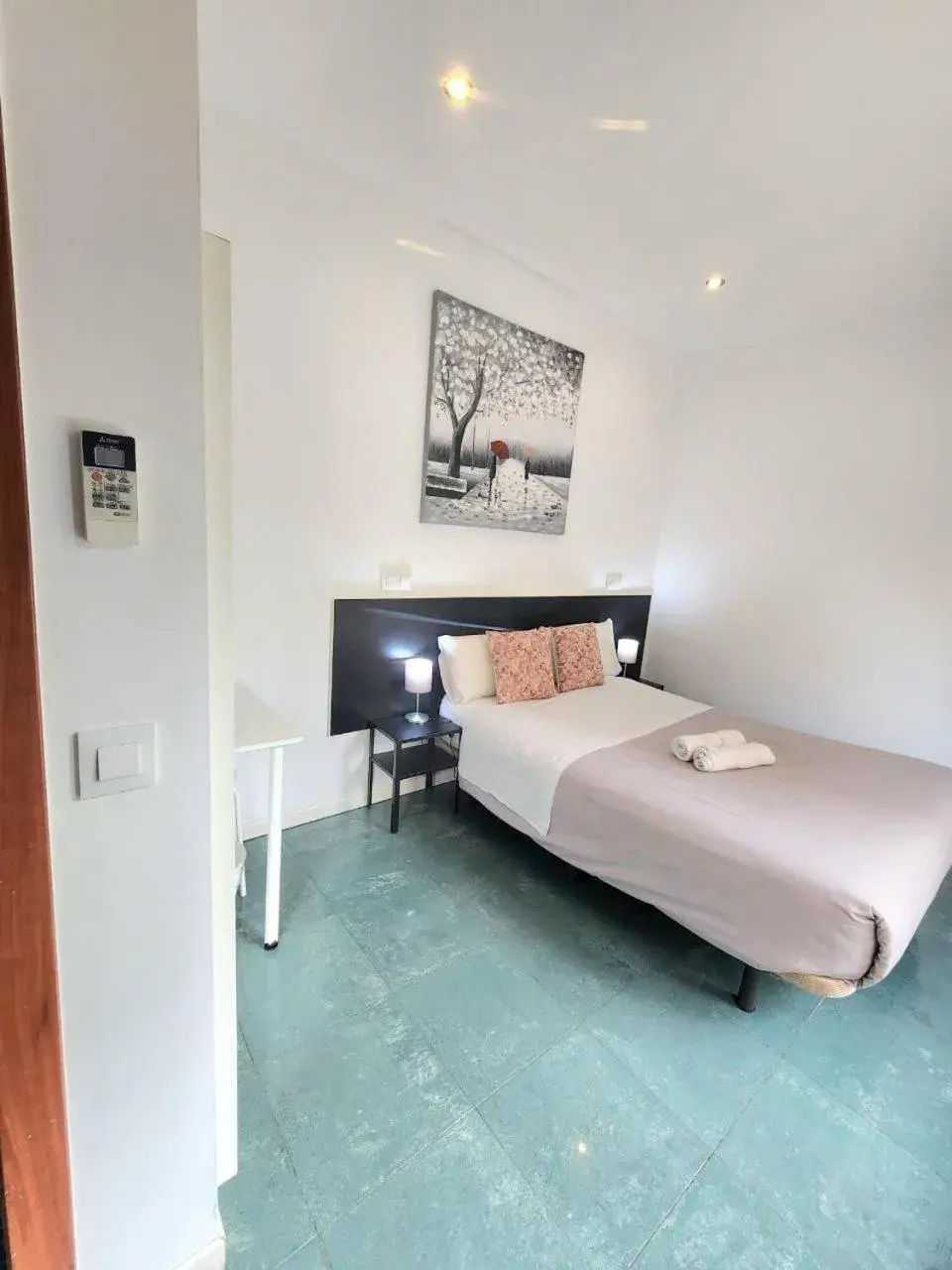 Double Room with Shared Bathroom in AYZ Javier Cabrini - Auto check-in property Double Room with Shared Bathroom in AYZ Javier Cabrini - Auto check-in property