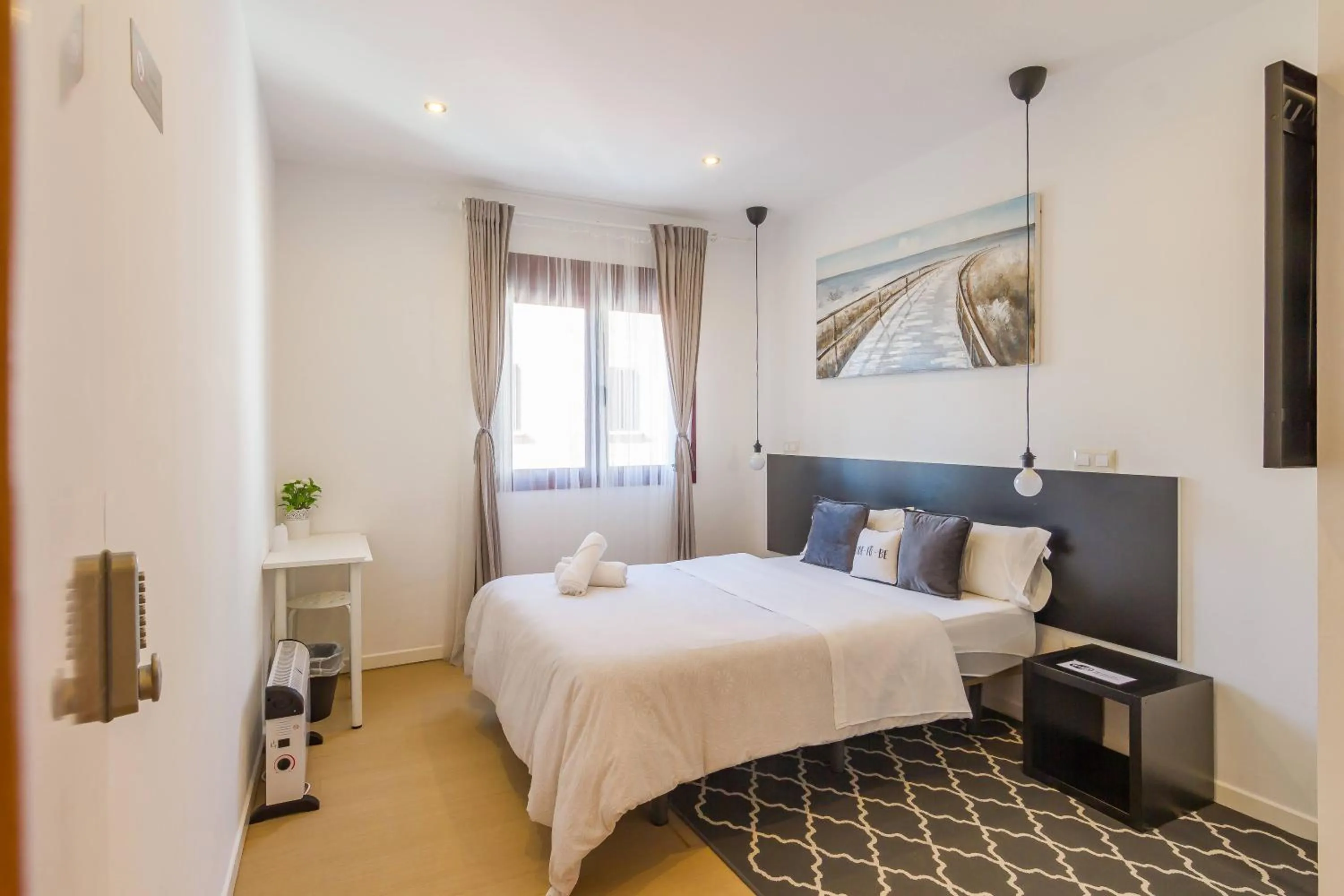 Bed in AYZ Javier Cabrini - Auto check-in property
