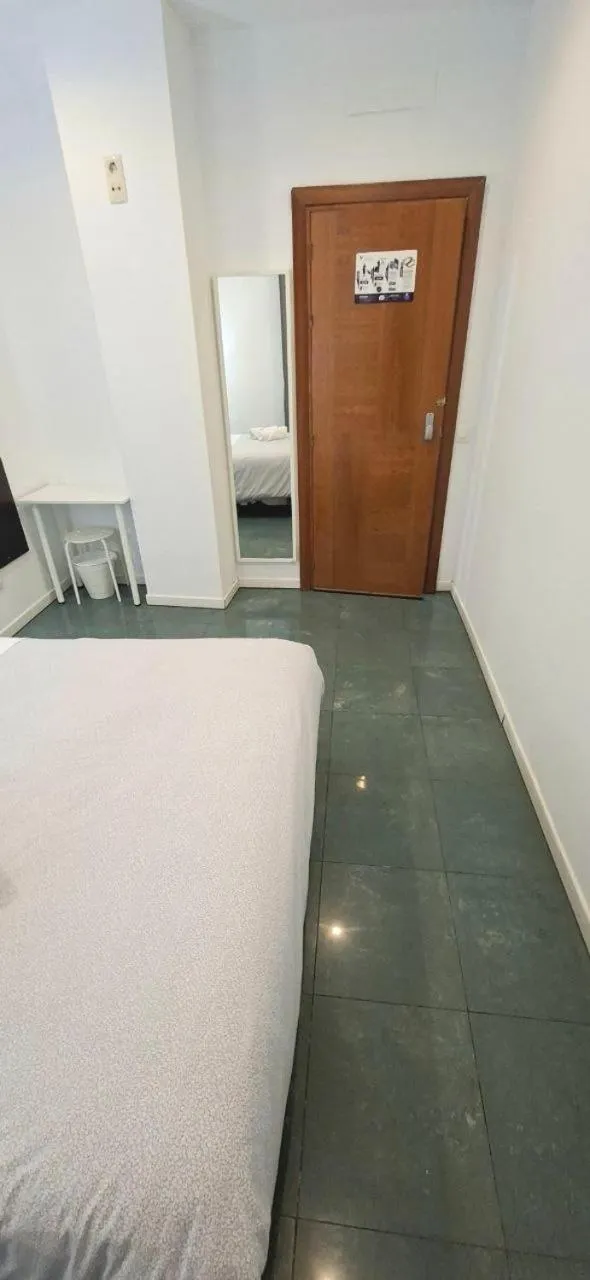 Bed in AYZ Javier Cabrini - Auto check-in property
