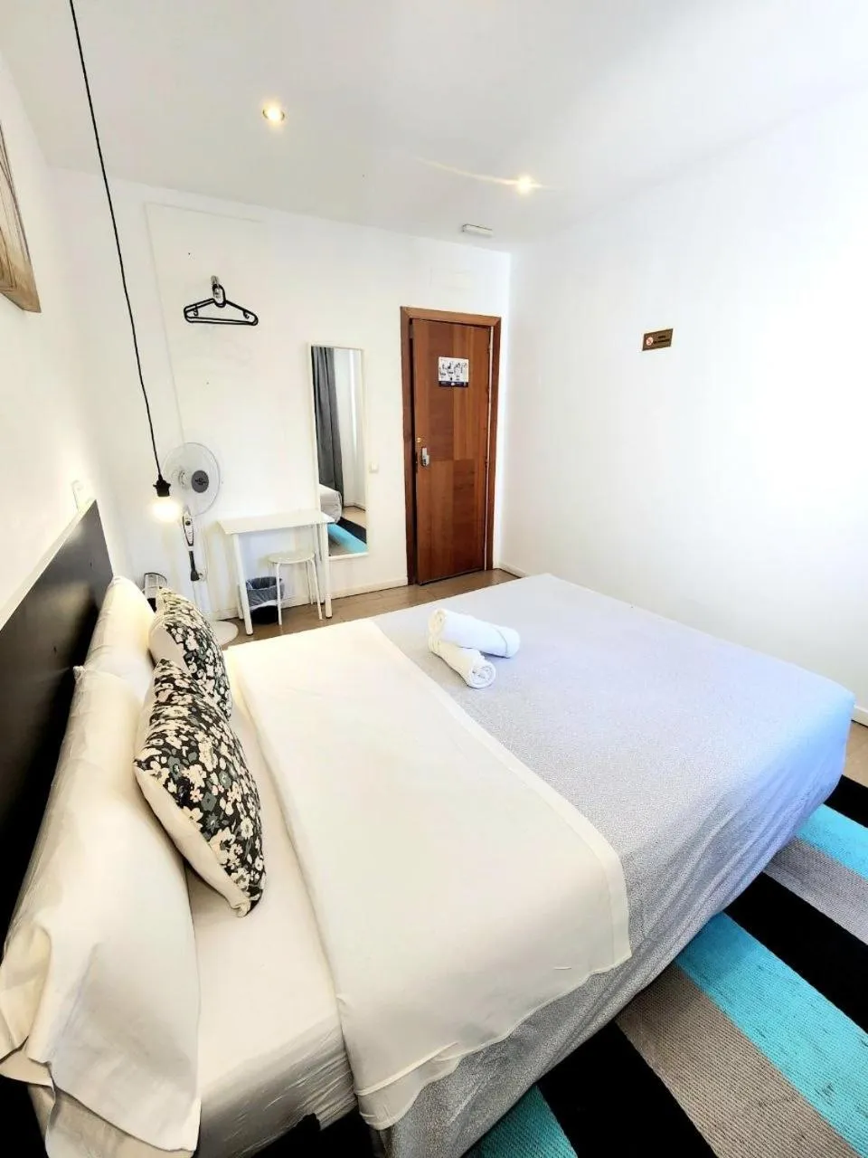 Bed in AYZ Javier Cabrini - Auto check-in property